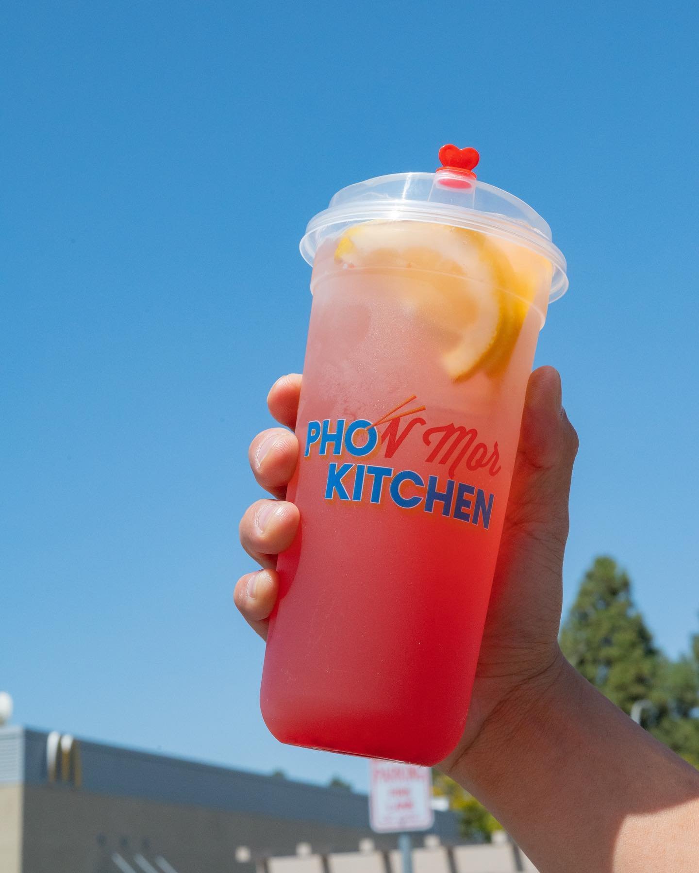 It's hot and we got a solution for that 😉
Grab some eats and cool down from this summer heat with some #PhoNMorKitchen drinks! 
What's your favorite drinks? Make sure to not forget the boba 🥤
Order ahead for TAKEOUT or DELIVERY straight from our si