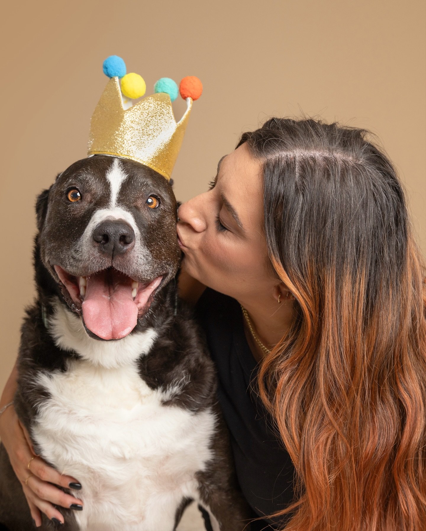 Here&rsquo;s Dallas. He&rsquo;s nine, and we&rsquo;re all hoping he gets to celebrate the big 1-0 🤞 

His mom brought all his favorite things for their session: his well-loved toy, a jar of peanut butter, and even a birthday crown so she&rsquo;s rea