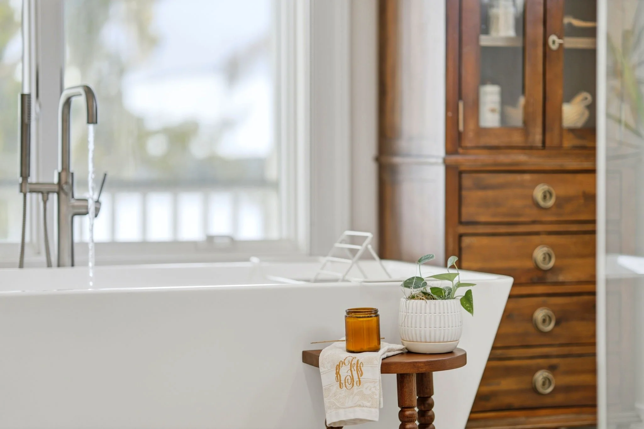 20-web-or-mls-2118-lake-dr.jpg