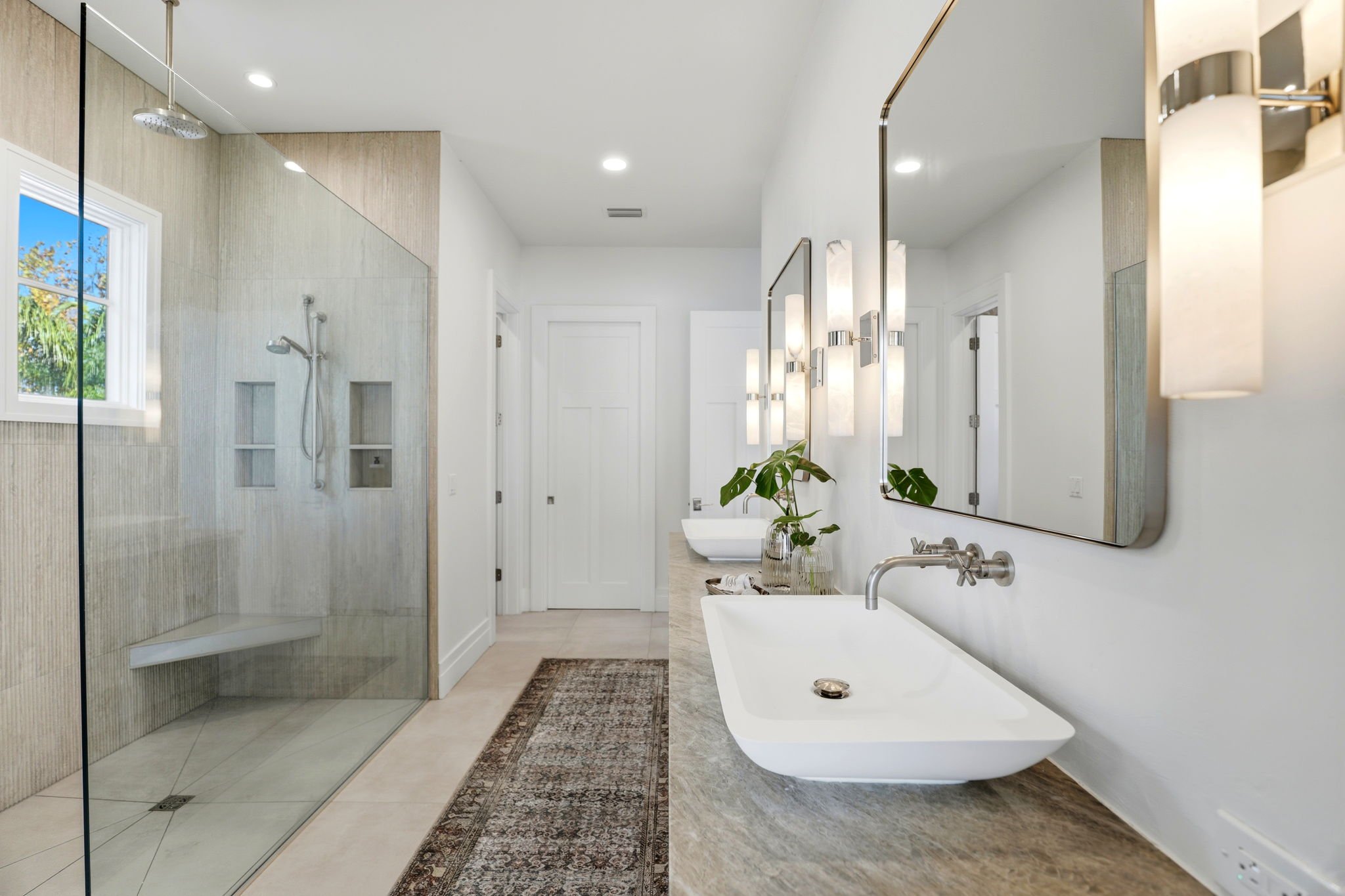 21-web-or-mls-2118-lake-dr.jpg