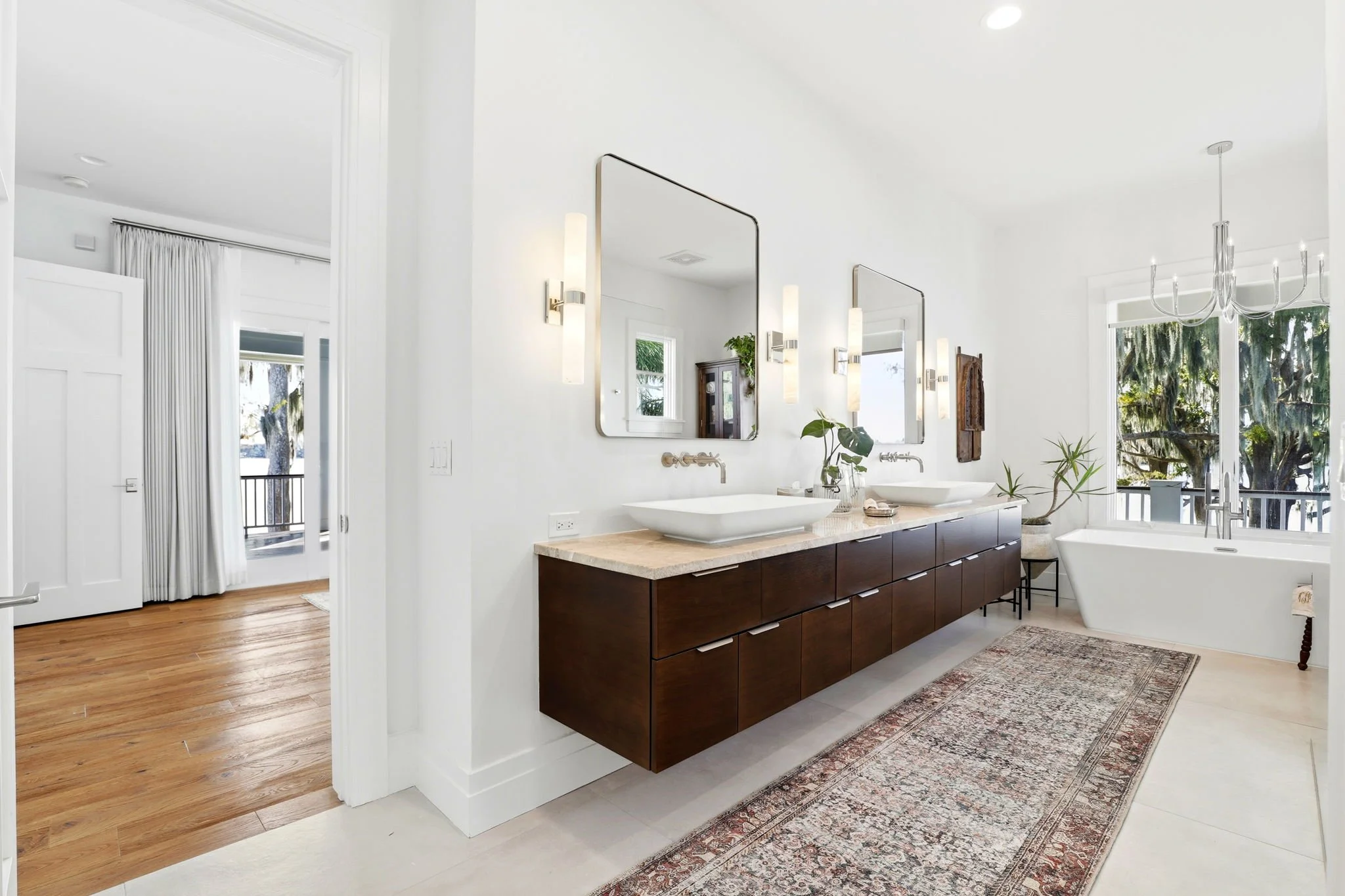 11-web-or-mls-2118-lake-dr.jpg