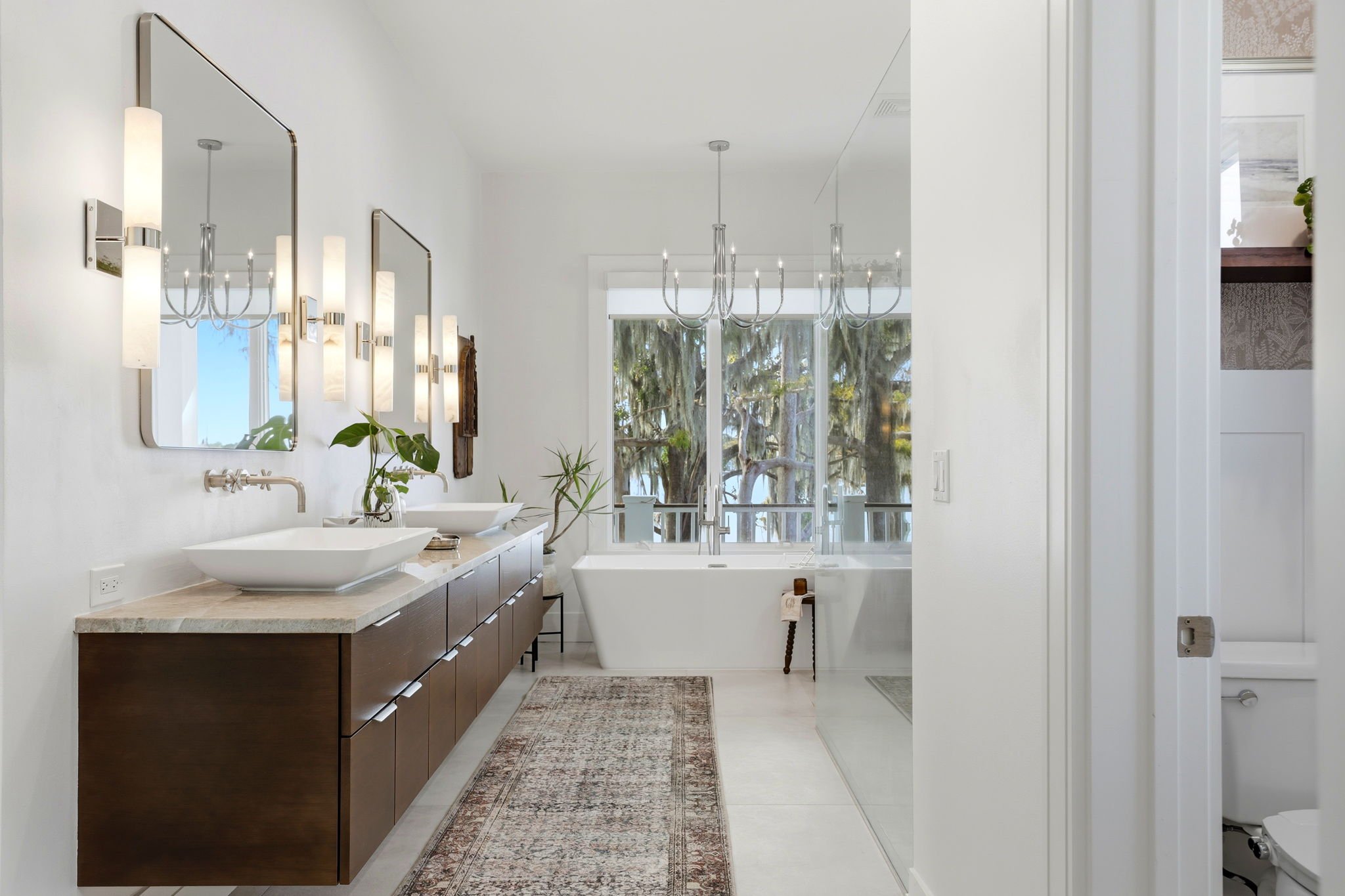12-web-or-mls-2118-lake-dr.jpg