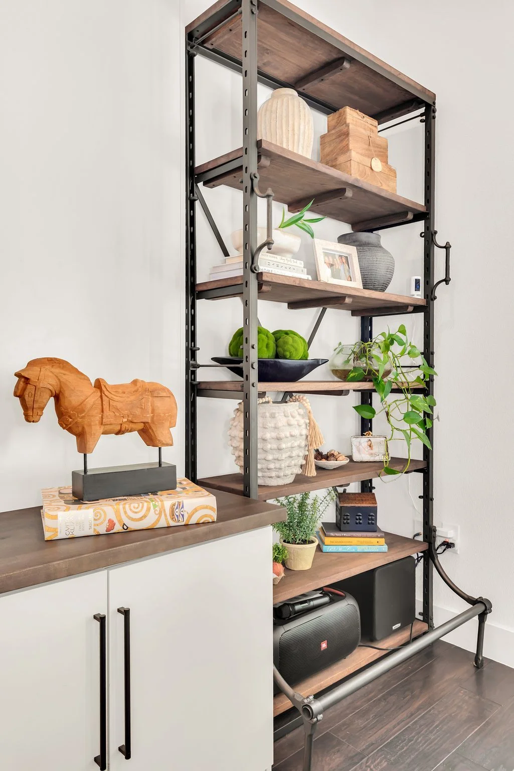 9-web-or-mls-8364-via-vittoria-way.jpg