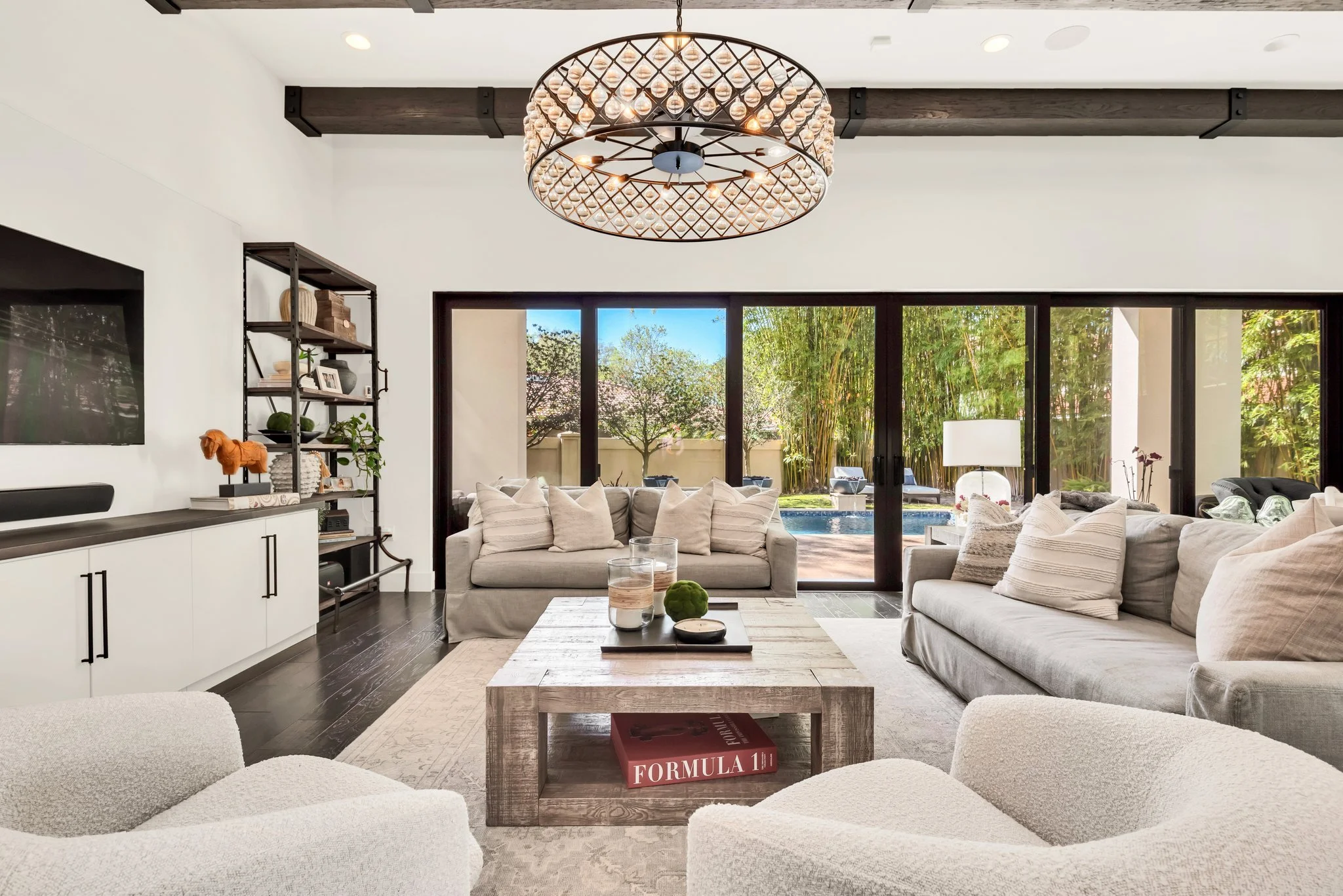 5-web-or-mls-8364-via-vittoria-way.jpg
