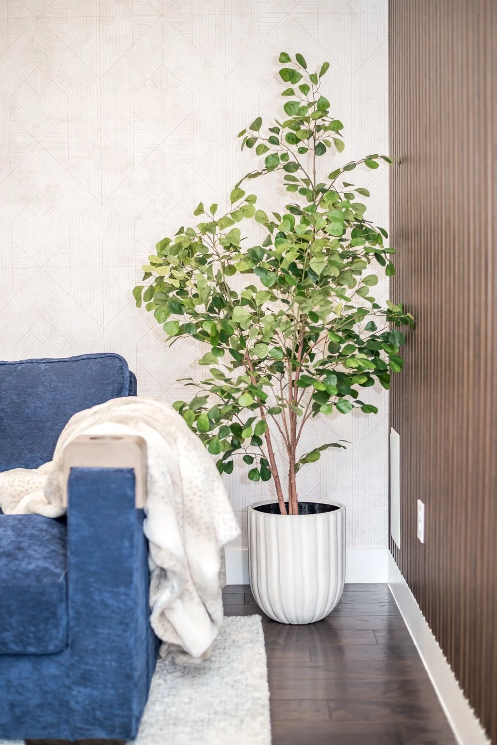 24-web-or-mls-8364-via-vittoria-way.jpg