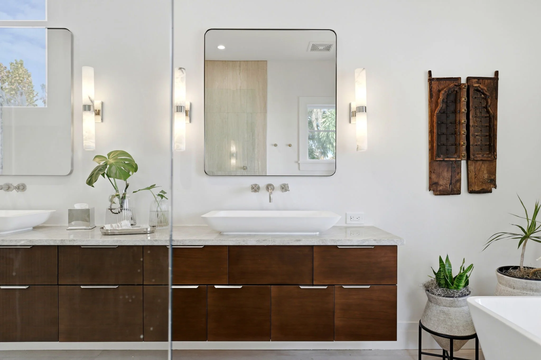 13-web-or-mls-2118-lake-dr.jpg