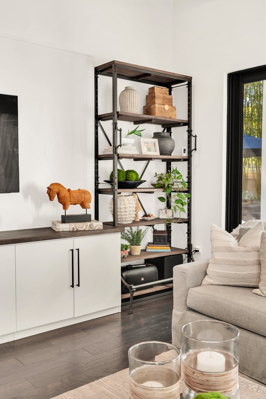 8-web-or-mls-8364-via-vittoria-way.jpg