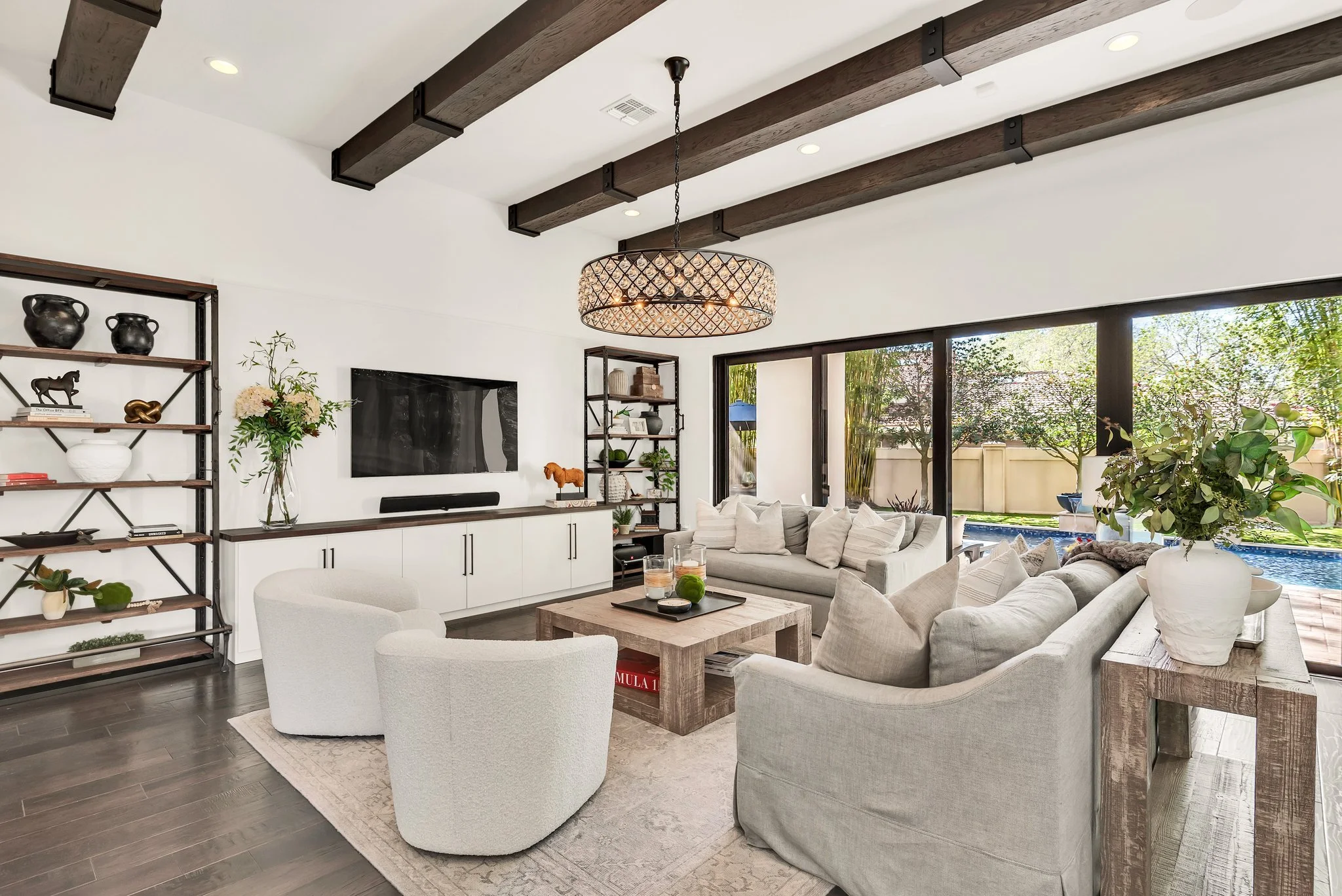 4-web-or-mls-8364-via-vittoria-way.jpg