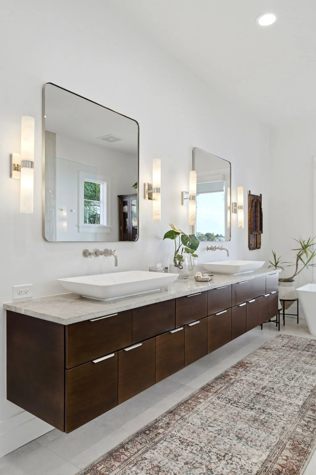 14-web-or-mls-2118-lake-dr.jpg