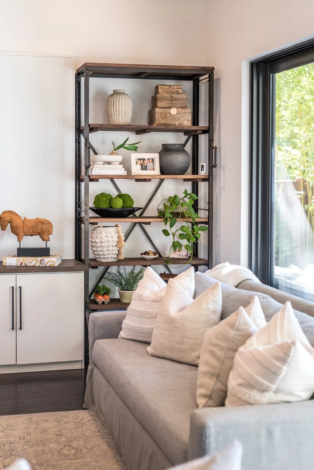 11-web-or-mls-8364-via-vittoria-way.jpg