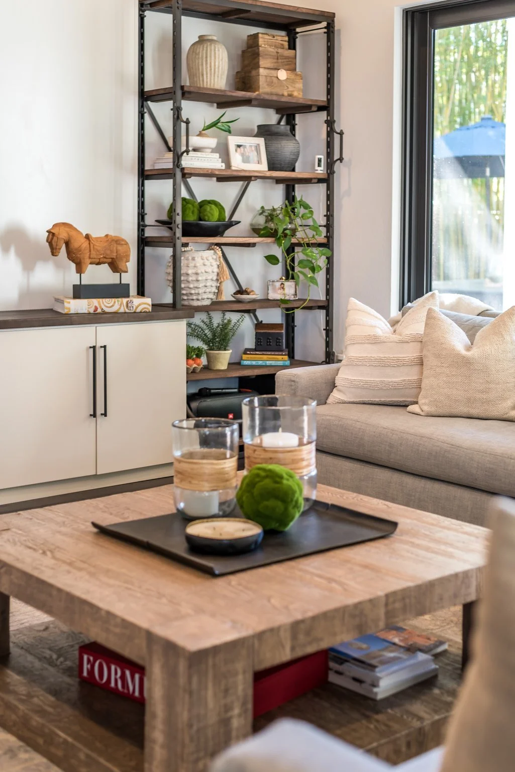 10-web-or-mls-8364-via-vittoria-way.jpg