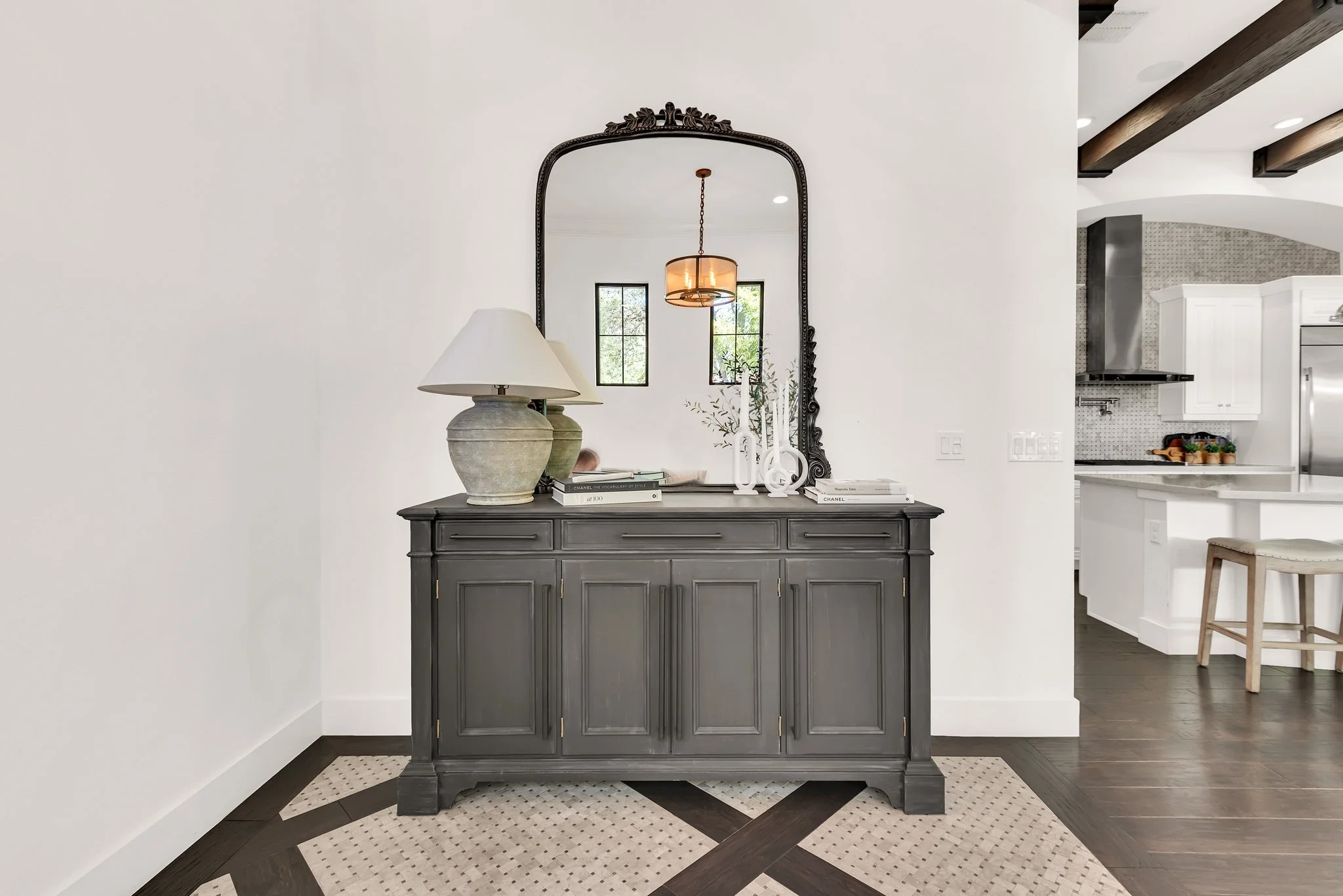 2-web-or-mls-8364-via-vittoria-way.jpg