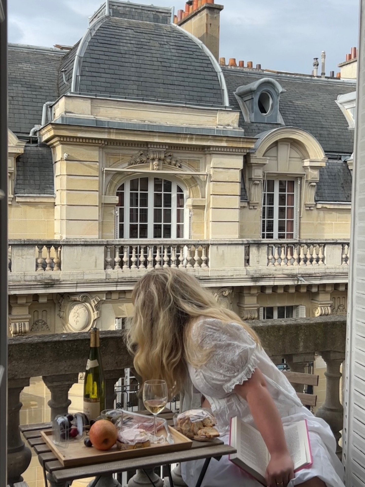 me solo in Paris 1 year ago (ish) &lt;3