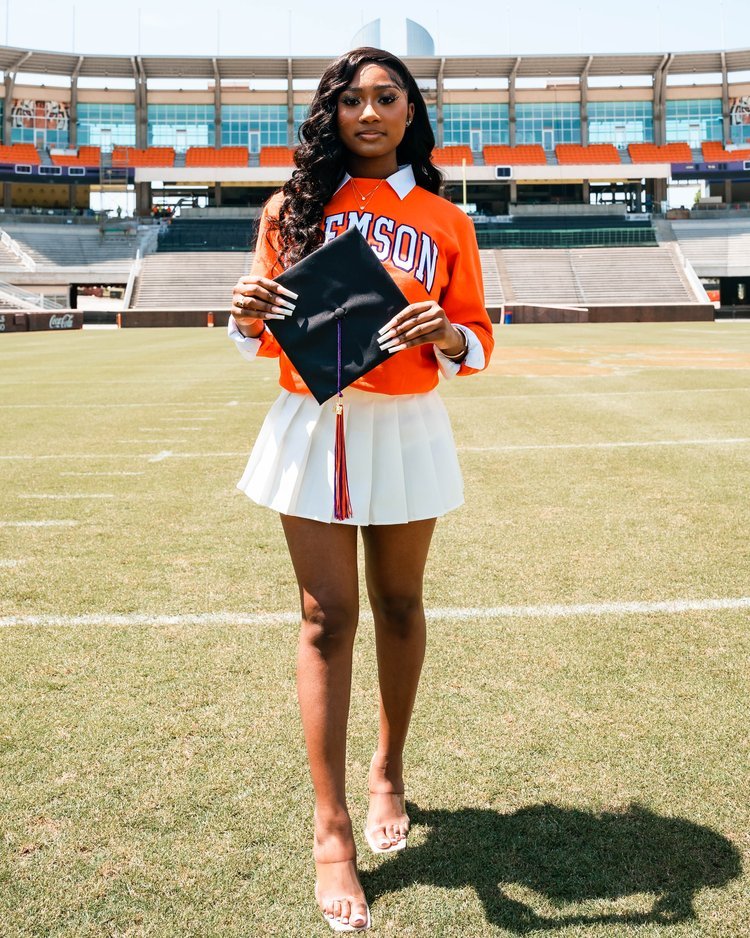 3_22_Jasmine_Grad_Shoot_1-18.jpg
