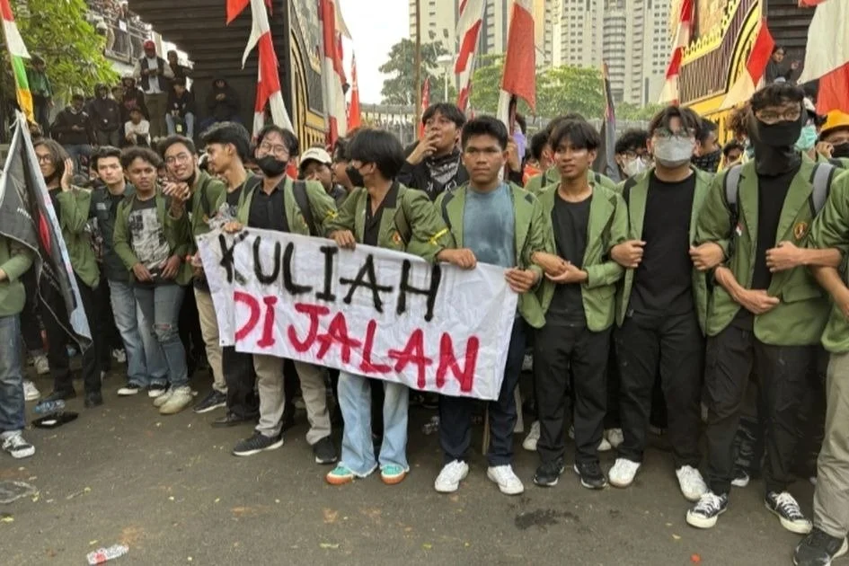 Kemarahan Ini Membebaskan: Refleksi Aksi 29 Agustus 2025 di Senayan