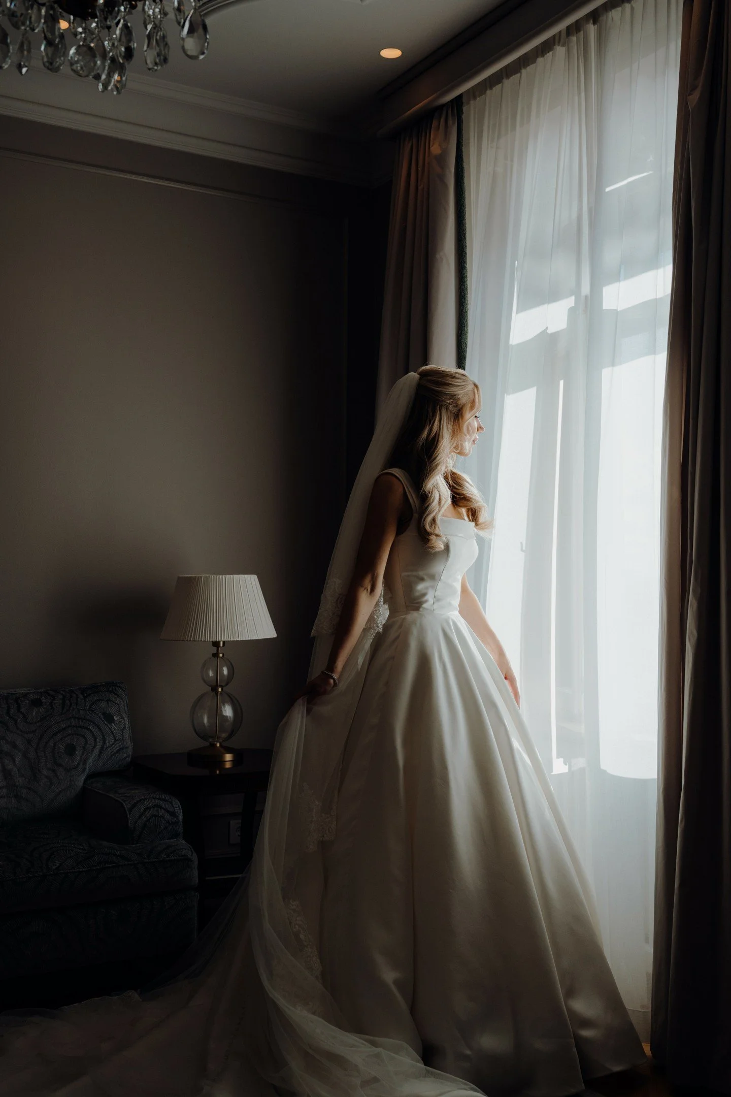 Bride getting ready for her big day! 

#weddingphotographer #weddingpictures #bridegettingready