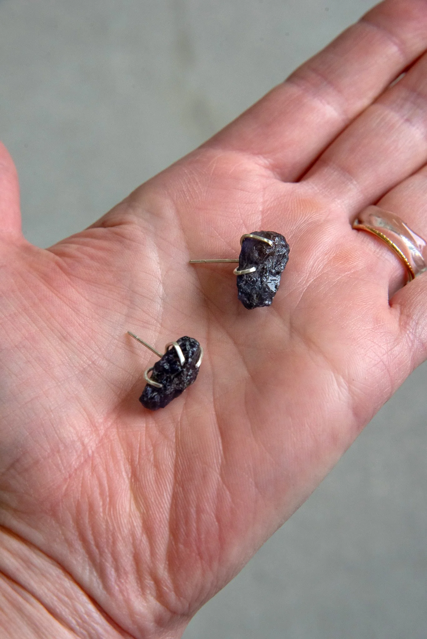 Teegan Hoorat, raw iolite stones, 2025