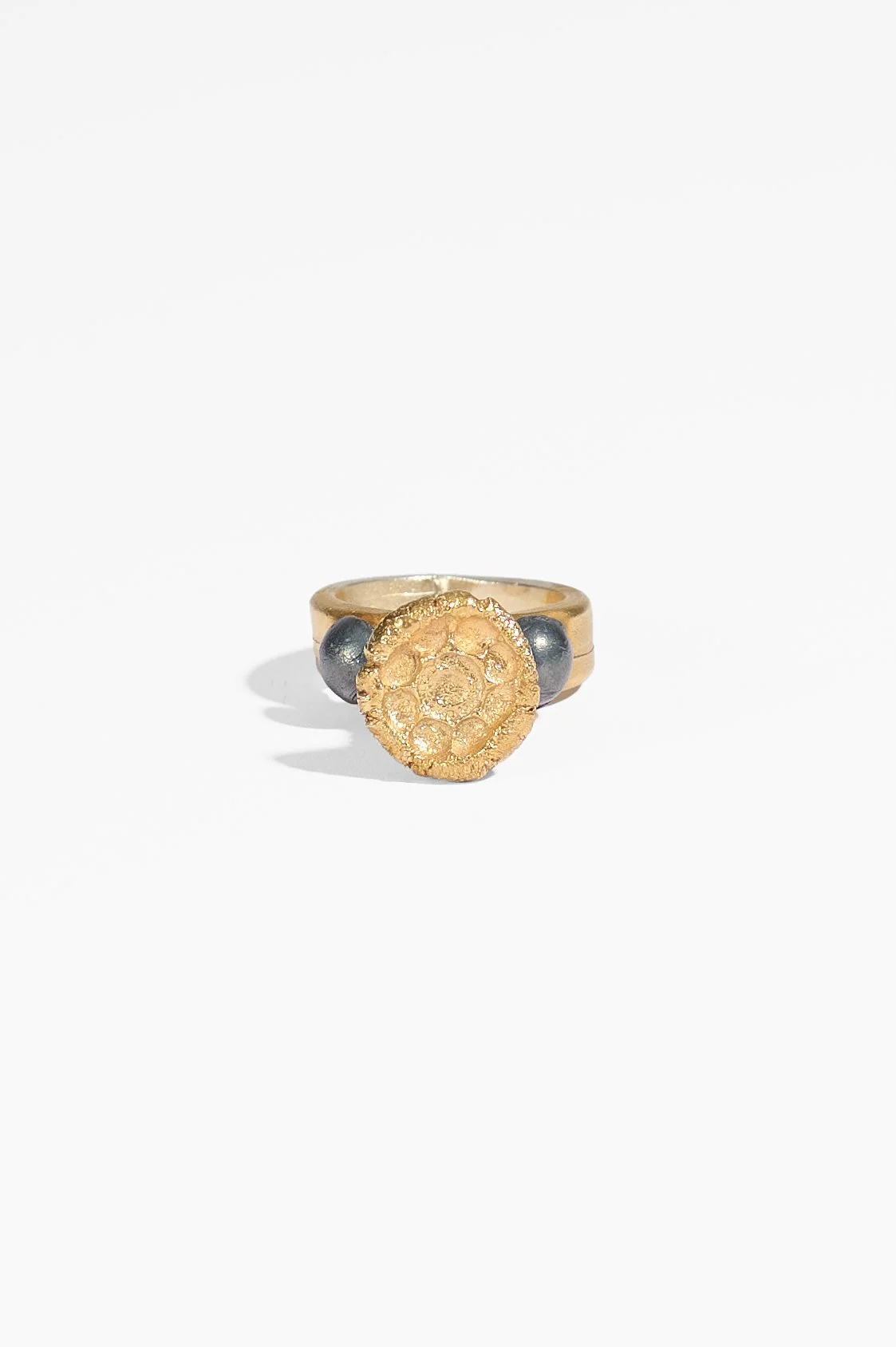 Laila Marie Costa, Untitled 6 (large diamond encrusted vertical stamen, two grey domes), sterling silver (partially oxidised and gold plated) and white diamond powder, 2.5 x 4 x 1.5cm,18.4 grams, $1600. Photography: Ross Coulter