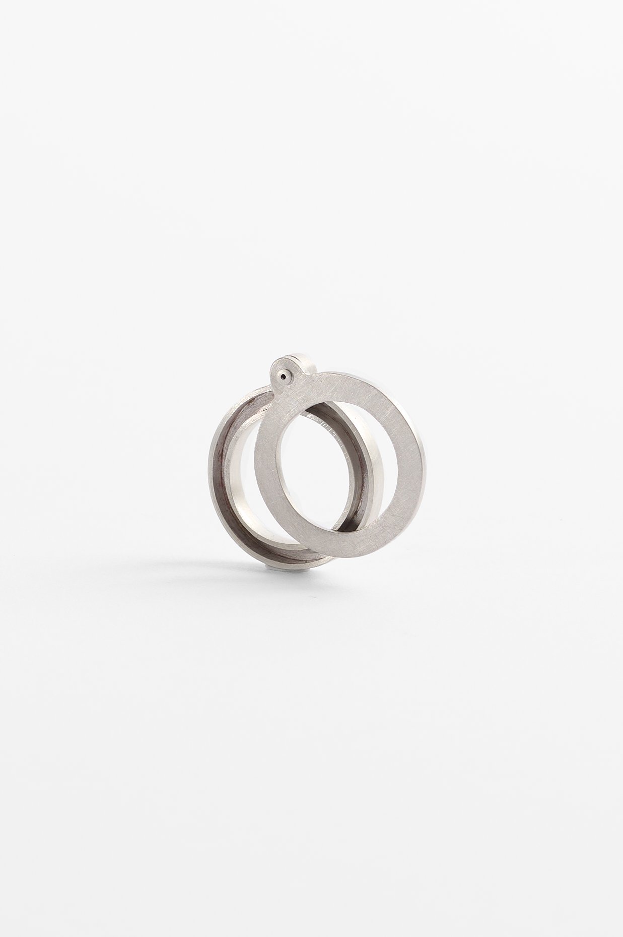 Katie Collins, Promises kept, sterling silver, 2.4 x 2.9 x .5cm, approx. size M, 2025. Photography: Ross Coulter.