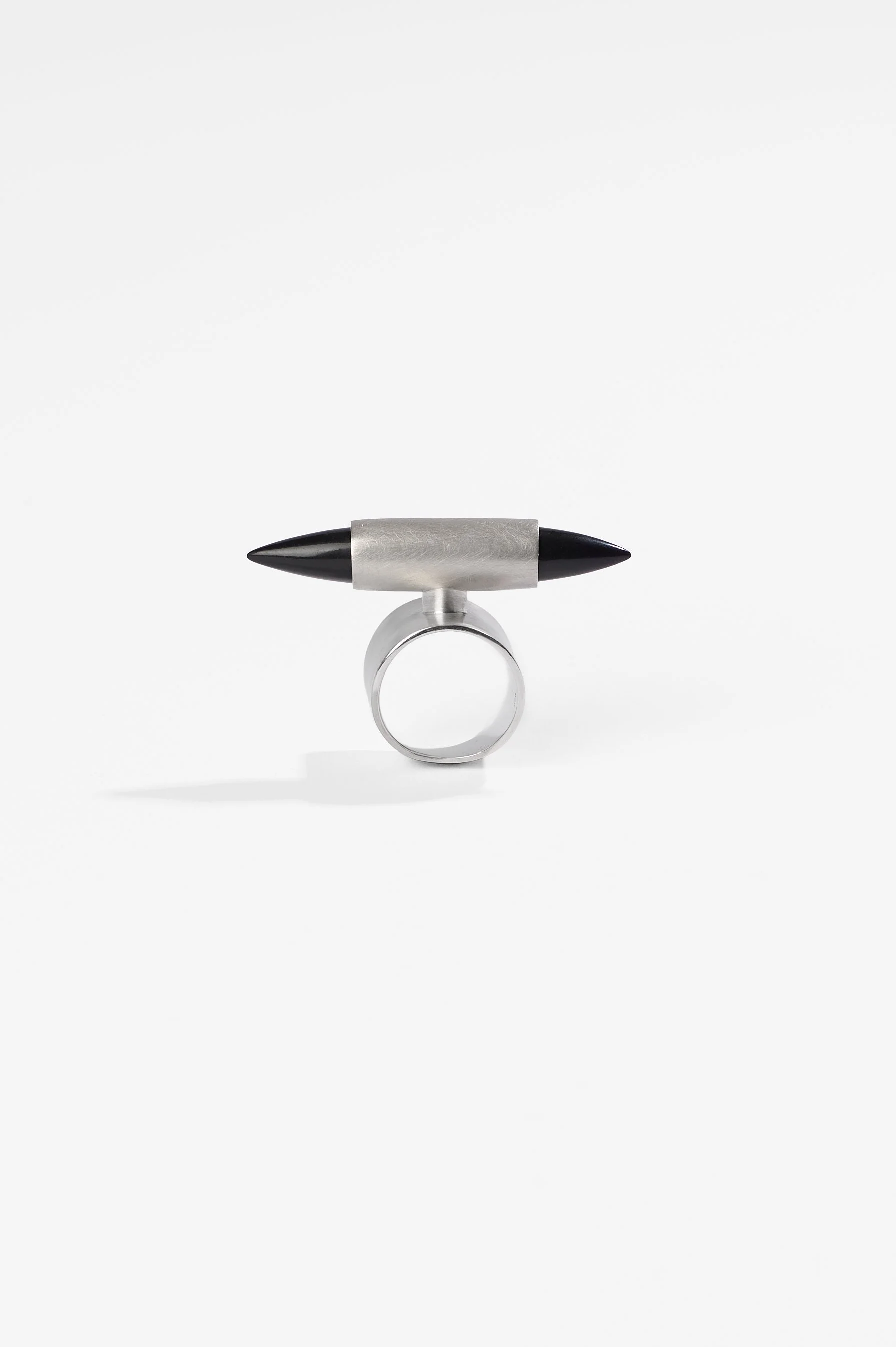 Flynn Parker-Greer, SPIKE, sterling silver, resin, size P, 2026, $1100. Photography: Ross Coulter