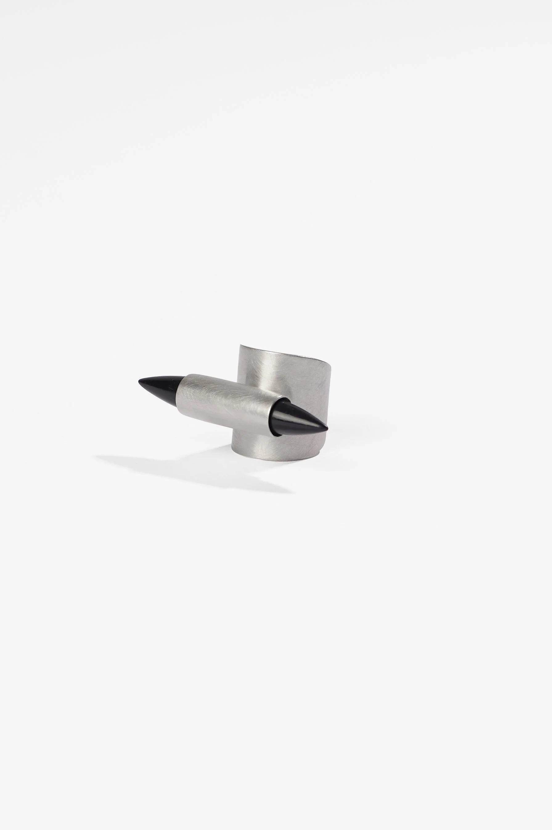 Flynn Parker-Greer, SPIKE, sterling silver, resin, size P, 2026, $1100. Photography: Ross Coulter