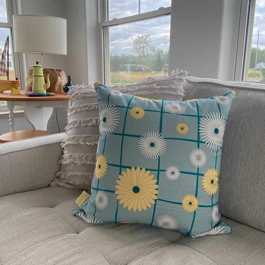 Daisy Grid Pillowcase - 18" X 18"