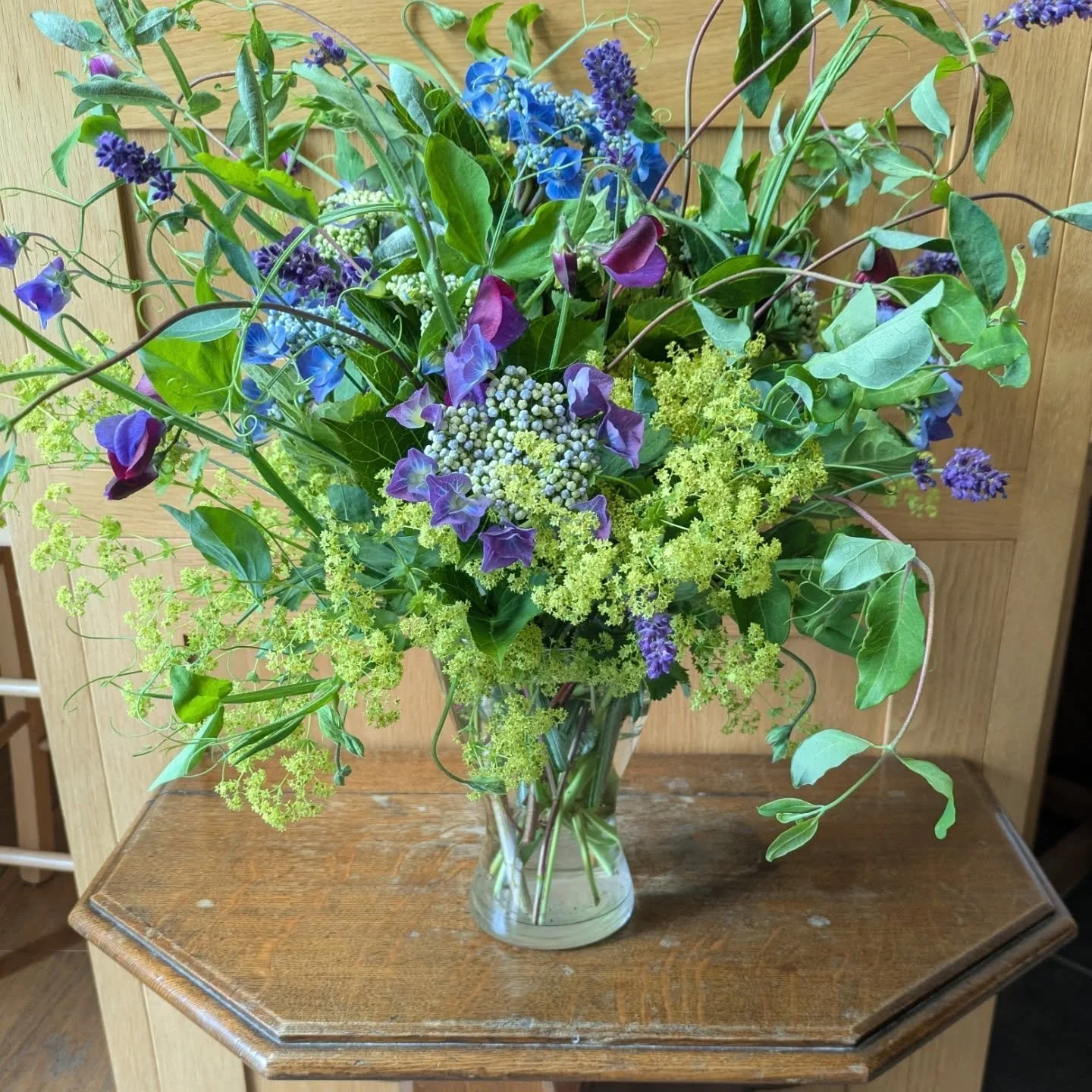 Really pleased with these church flowers - one or two people said they liked them. Had to have another go at home yesterday morning and enjoyed the sun through the velux and the shadows created. 

A line or two from Barbara Brown Taylor who was talki