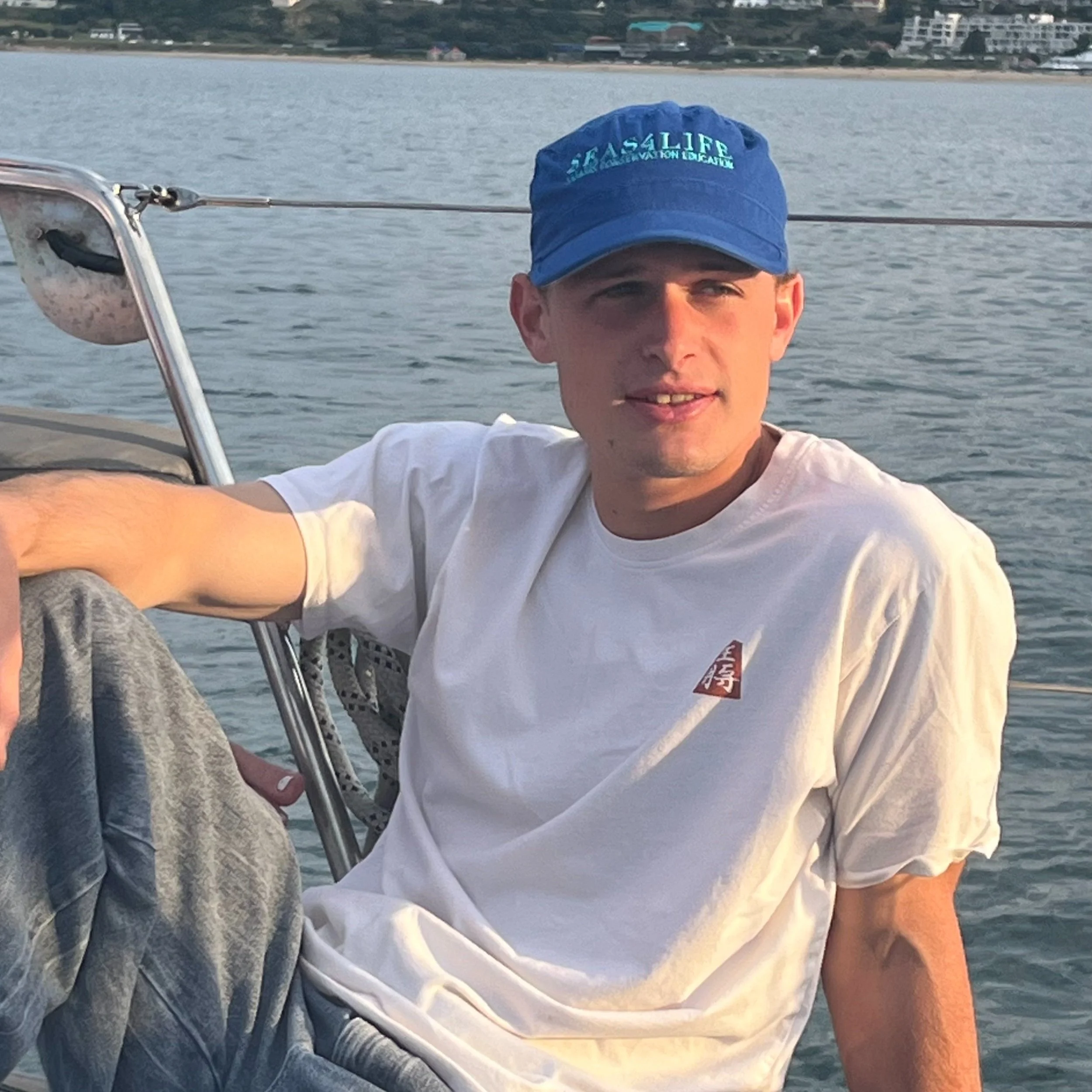 Join Alex on his transformative journey with Seas4Life! From diving into the Red Sea to mastering freediving in Seychelles, discover how tailored adventures and ocean conservation come together to create unforgettable experiences.