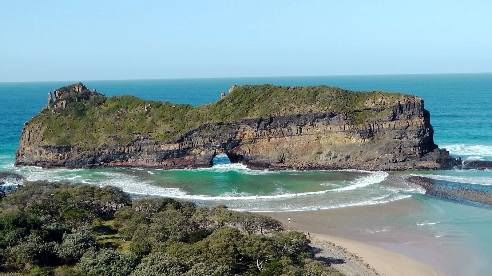 hole-in-the-wall magcakini.jpg