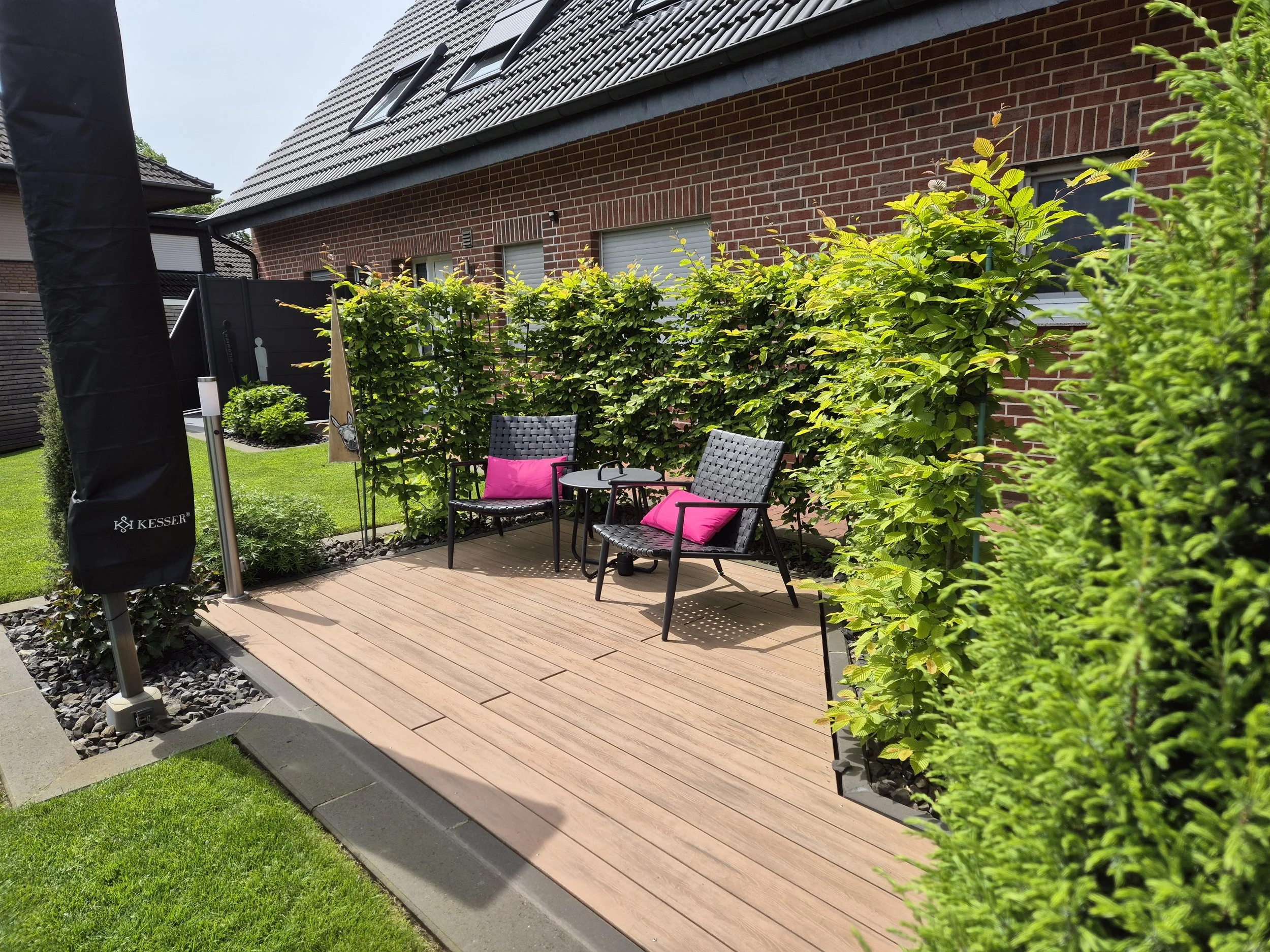 Zur Wohnung gehörende sonnige Terasse