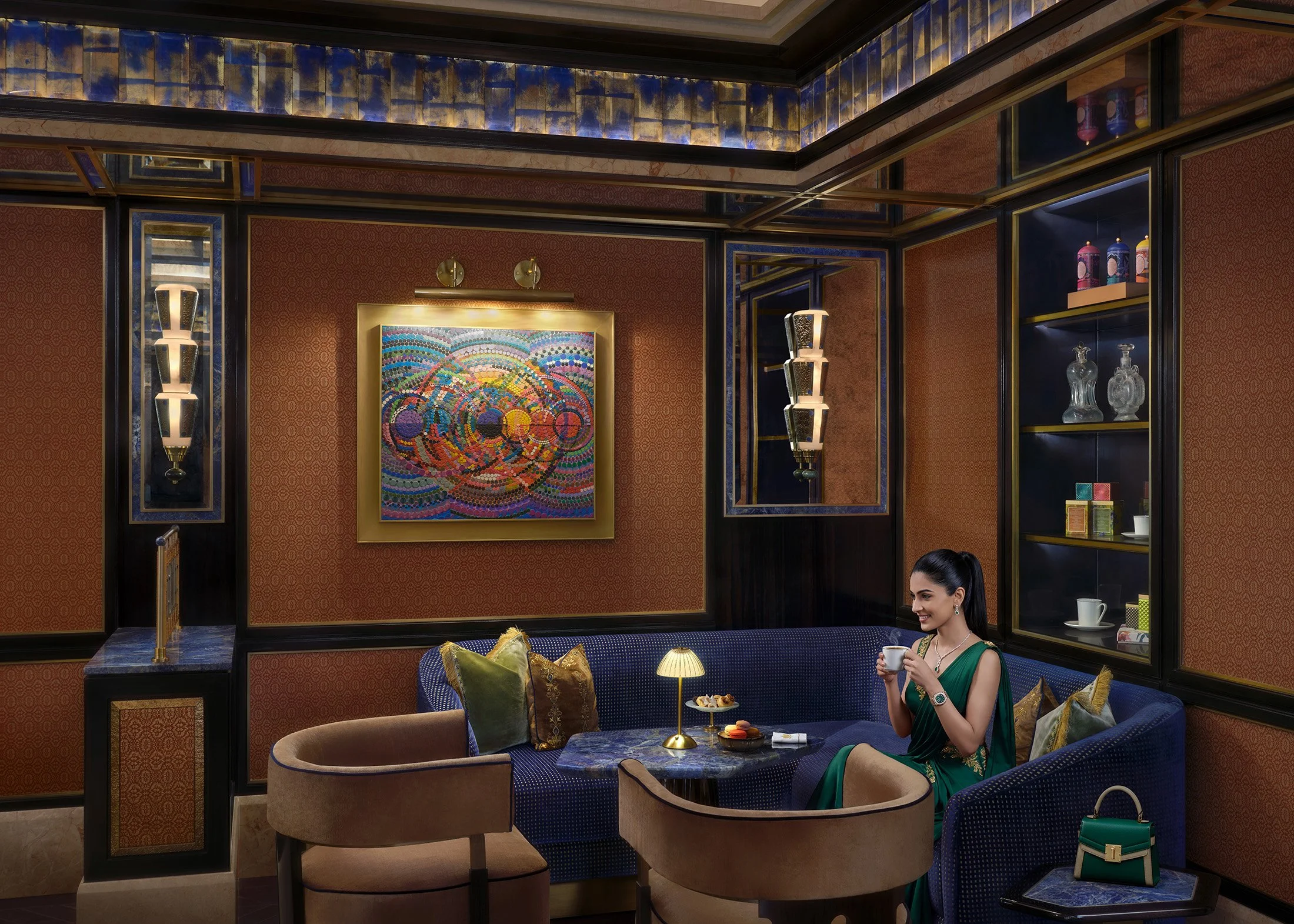 Leela-Palaces-Cafe-Lounge-Corner-Lifestyle_04.jpg