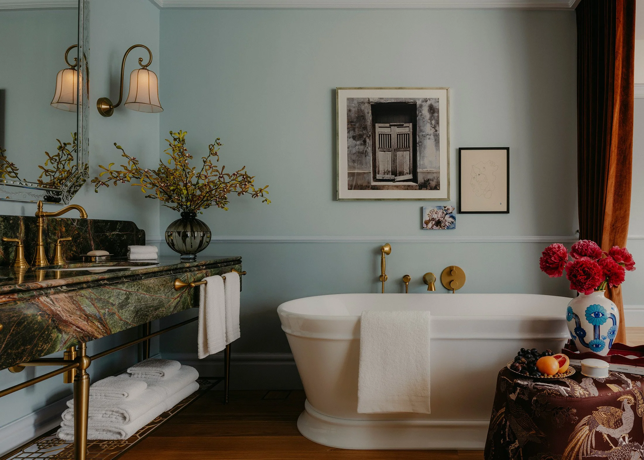 Nomad Hotel Singapore - Rooms-4.jpg