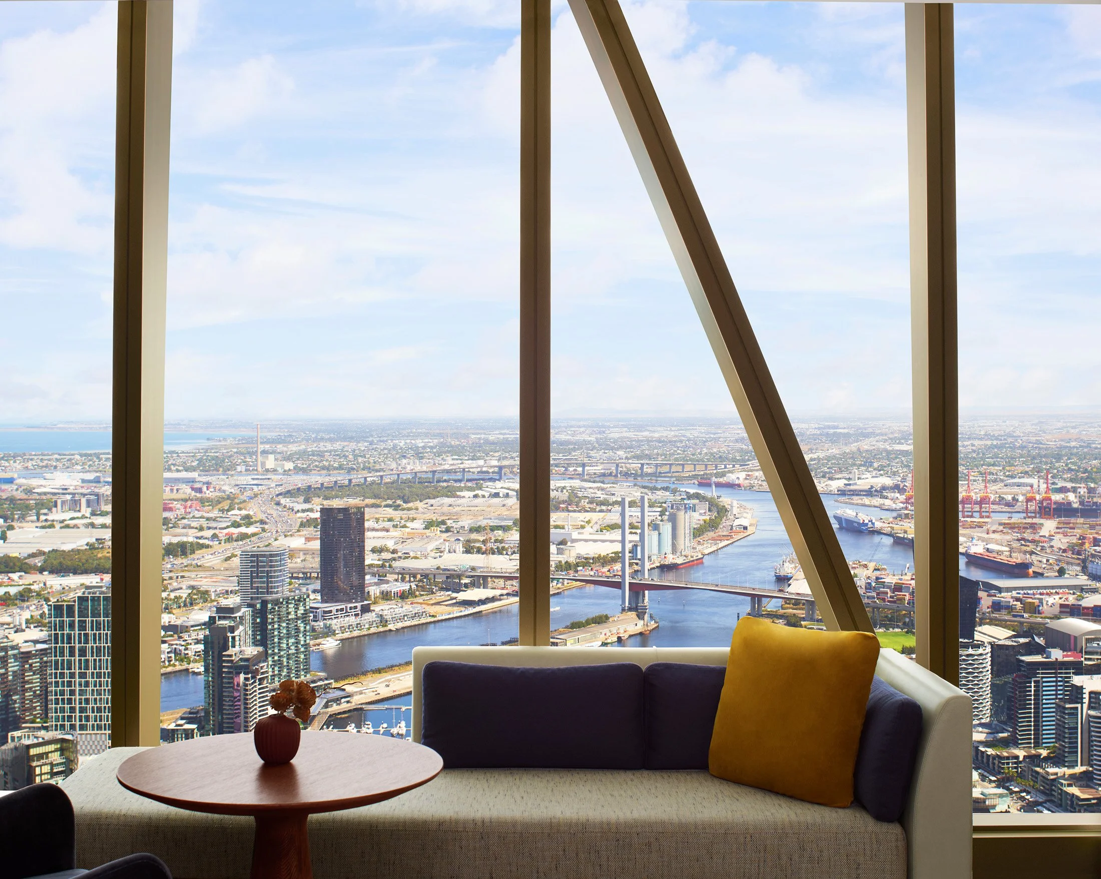 Ritz-Carlton-Melbourne-Victoria Harbour King - view.jpg