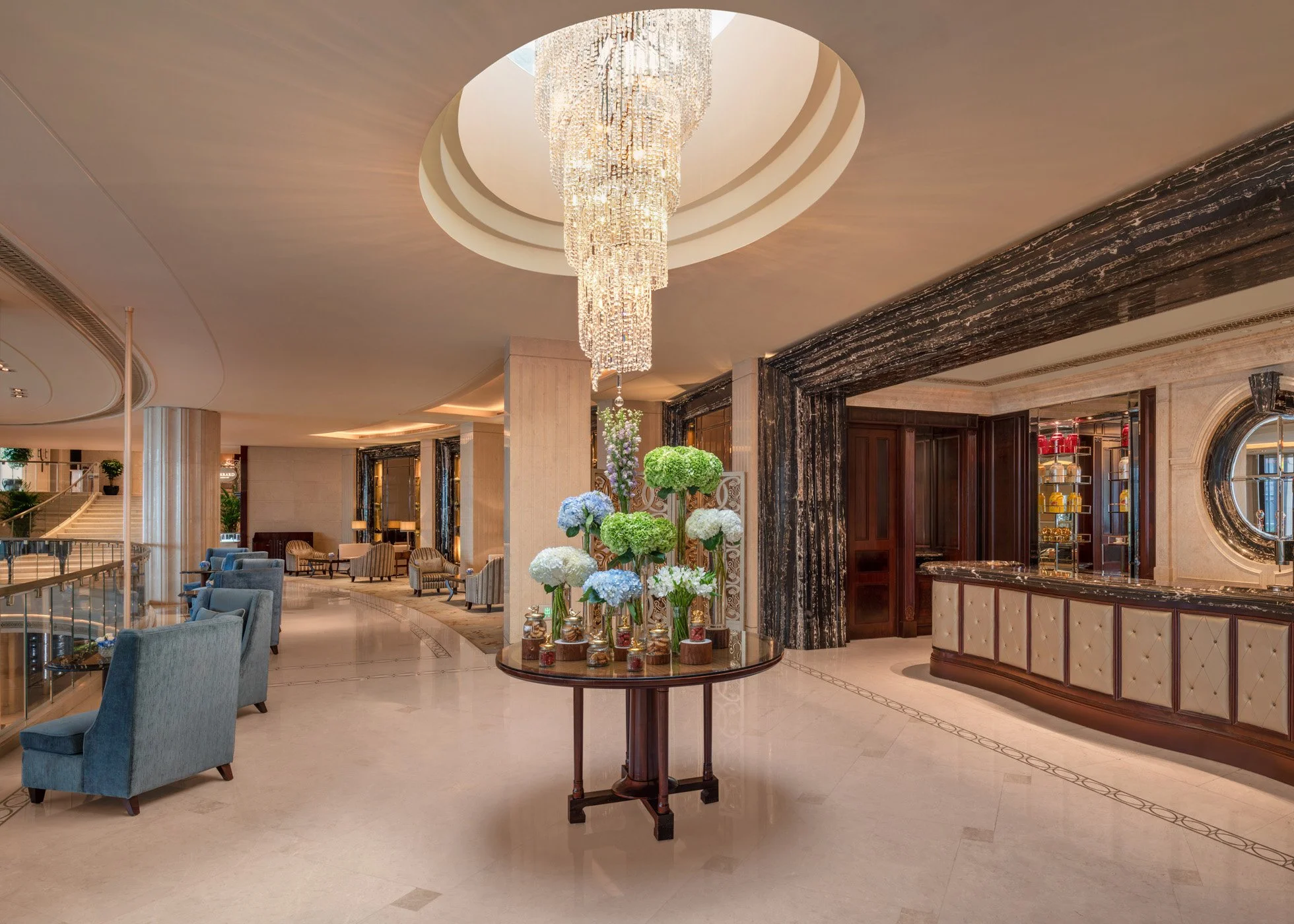 Waldorf-Astoria-Shanghai-Peacock Alley.jpg