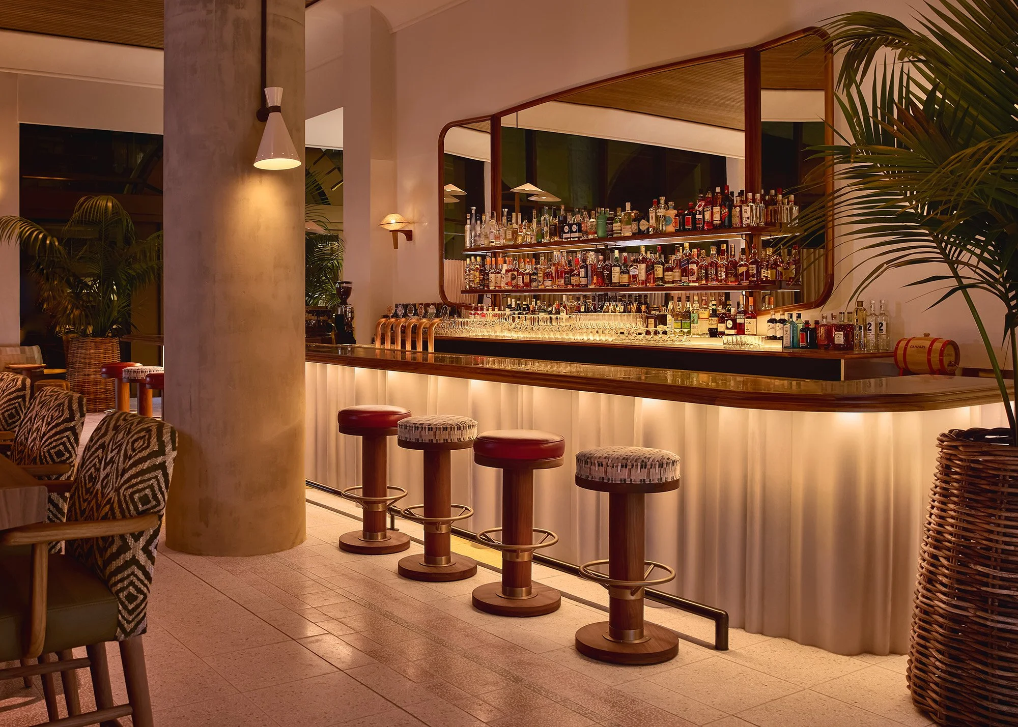 Mondrian_Gold_Coast_LiTO_Bar_Credit Justin Nicholas.jpg