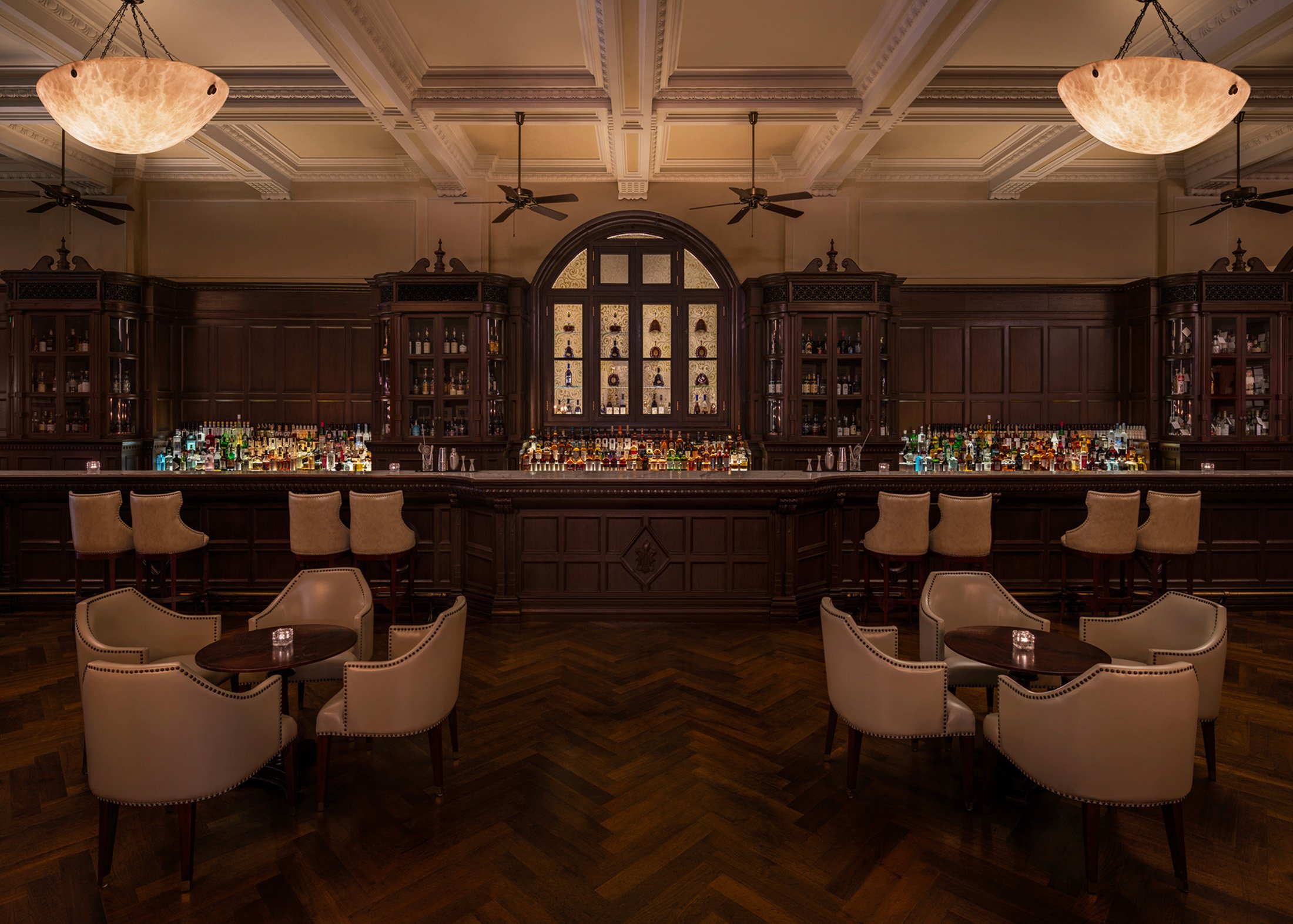 Waldorf-Astoria-Shanghai-LongBar.jpg