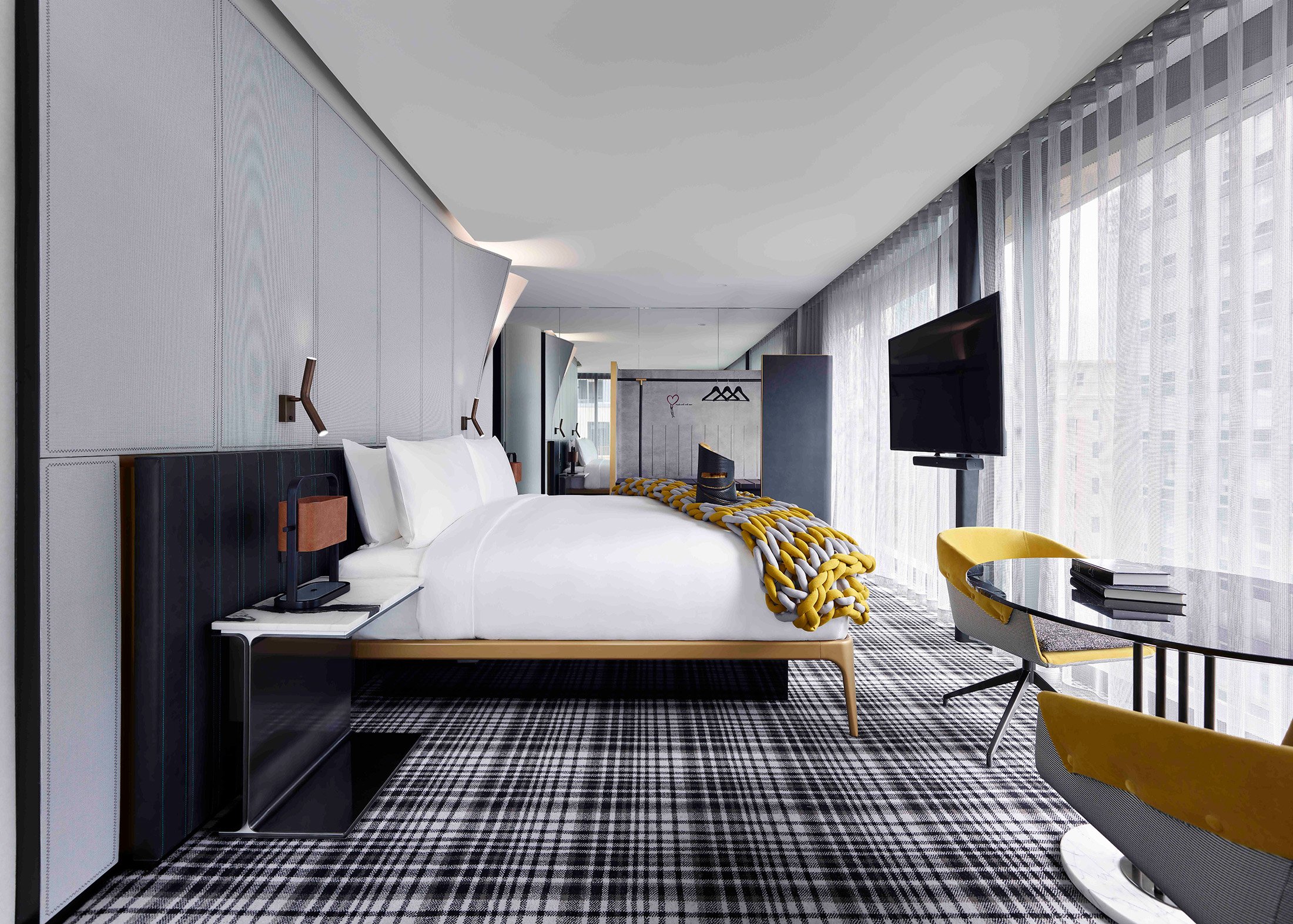 W_Melbourne_SupremeSuite_Bedroom.jpg