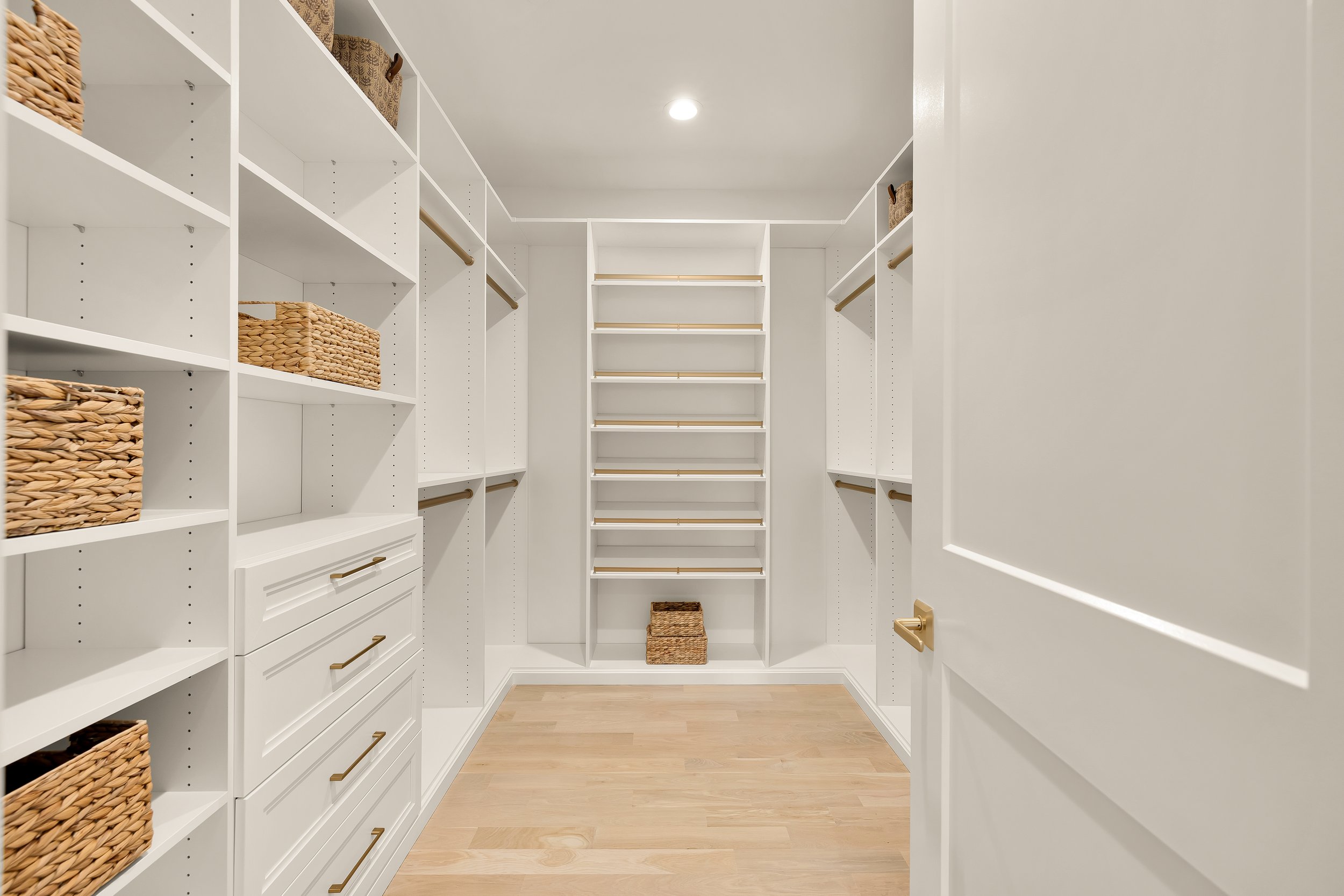 9117 Redwood Ave 2-0057.jpg