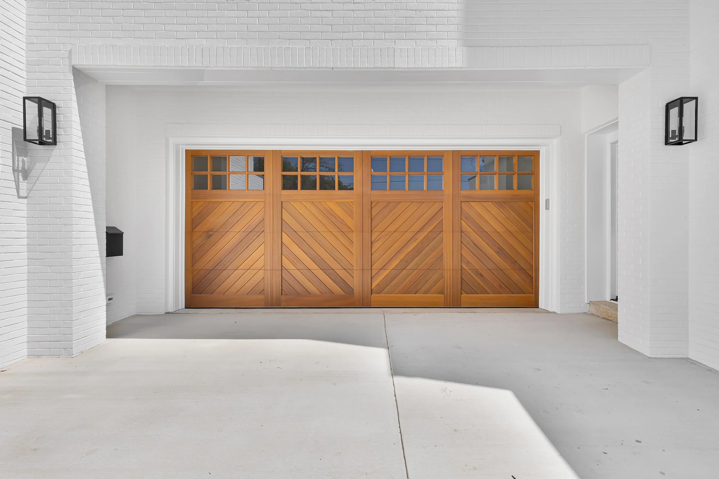 6207 Garnett Dr-0005.jpg