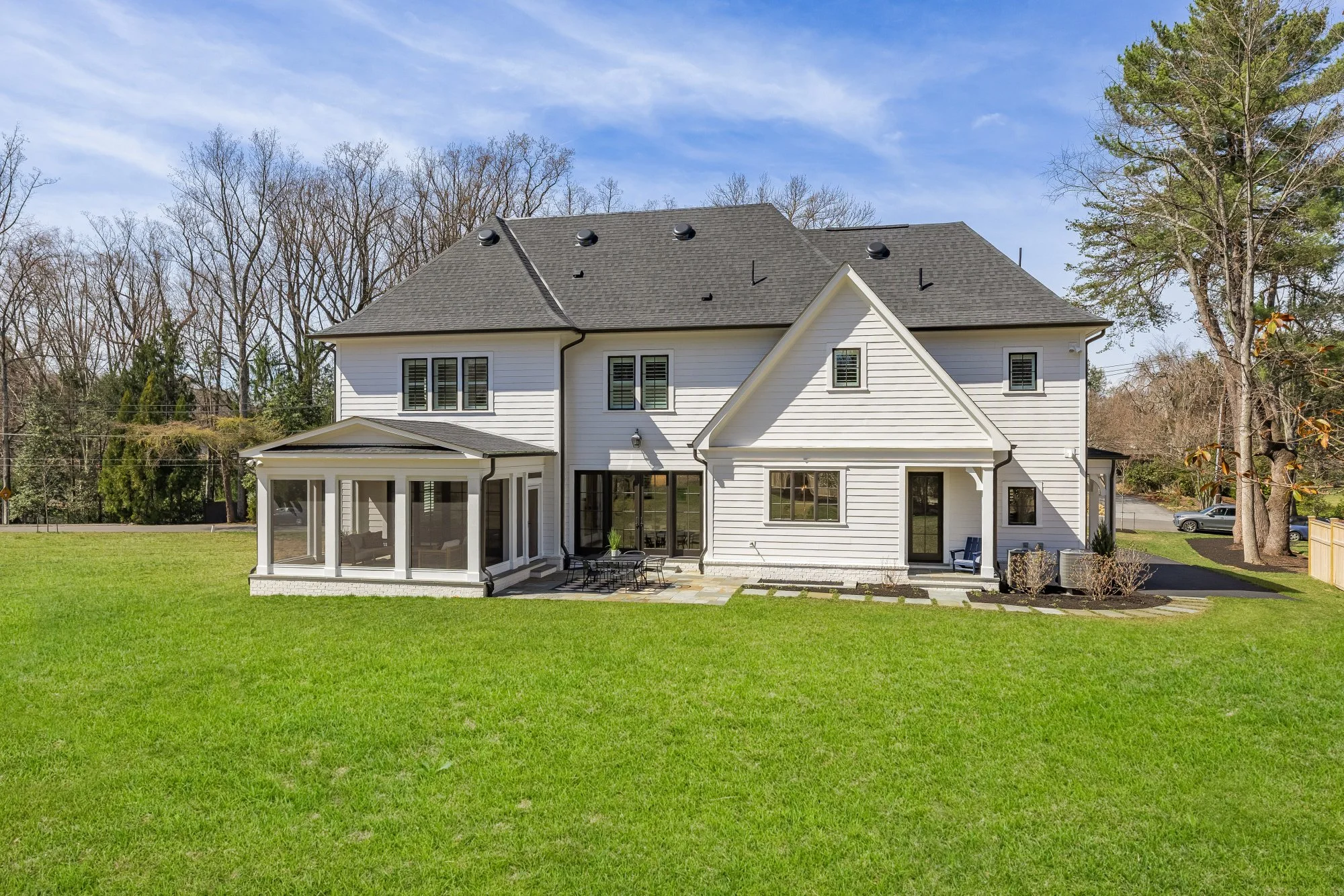 9117 Redwood Ave 2-0113 1.jpg