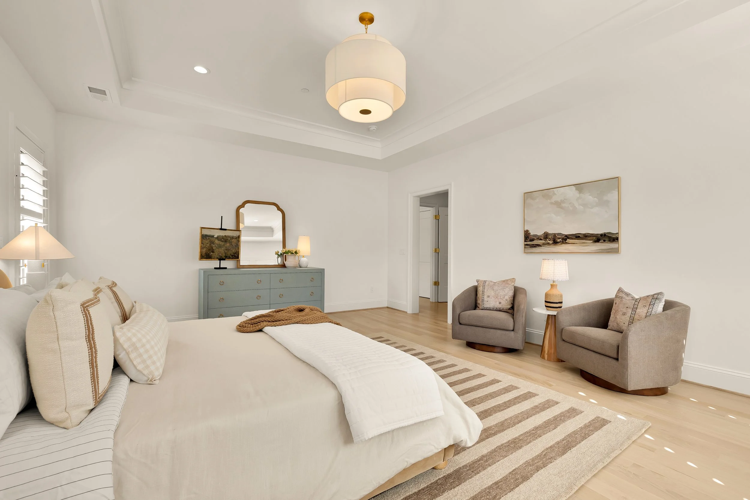 9117 Redwood Ave 2-0055.jpg