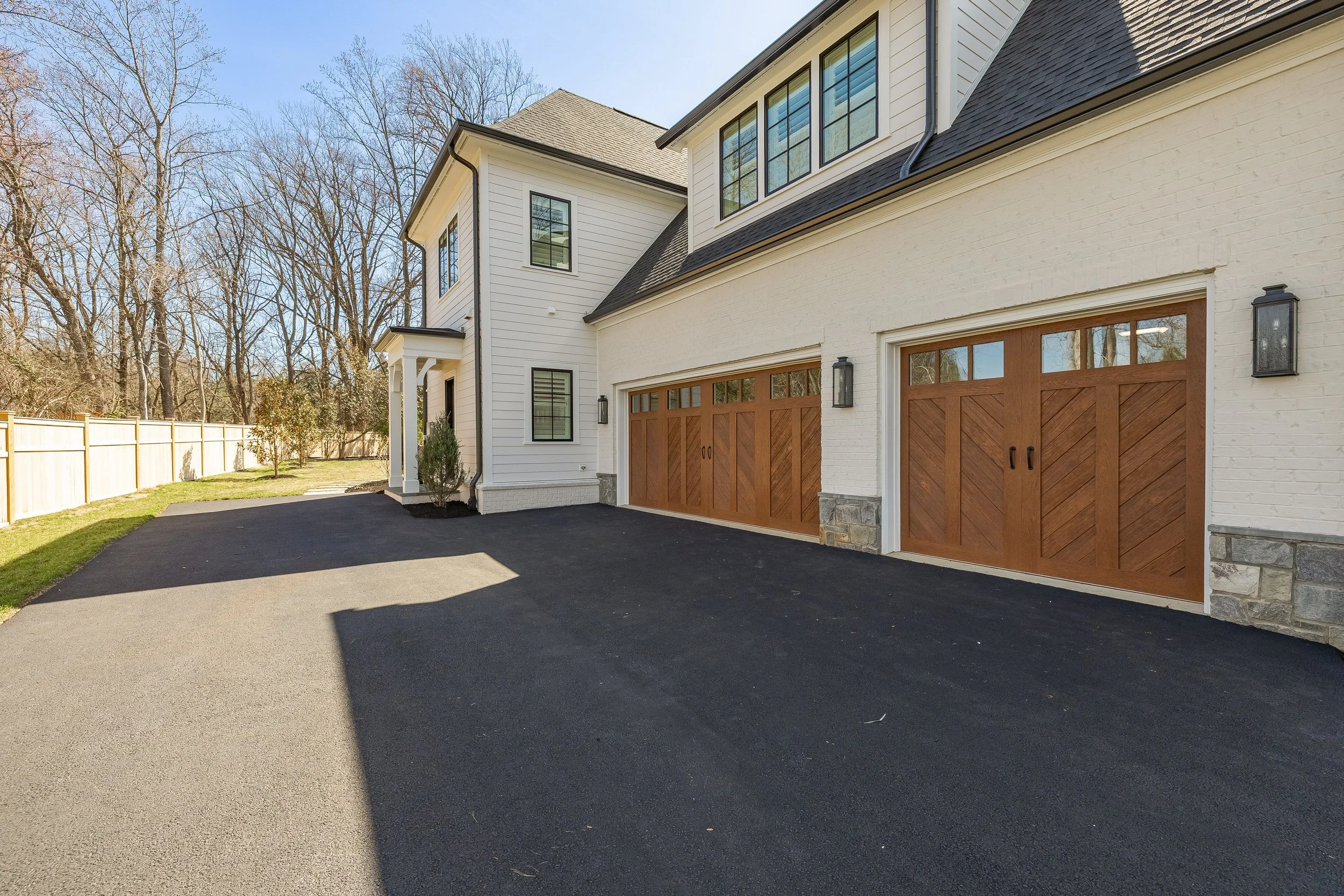 9117 Redwood Ave 2-0110.jpg