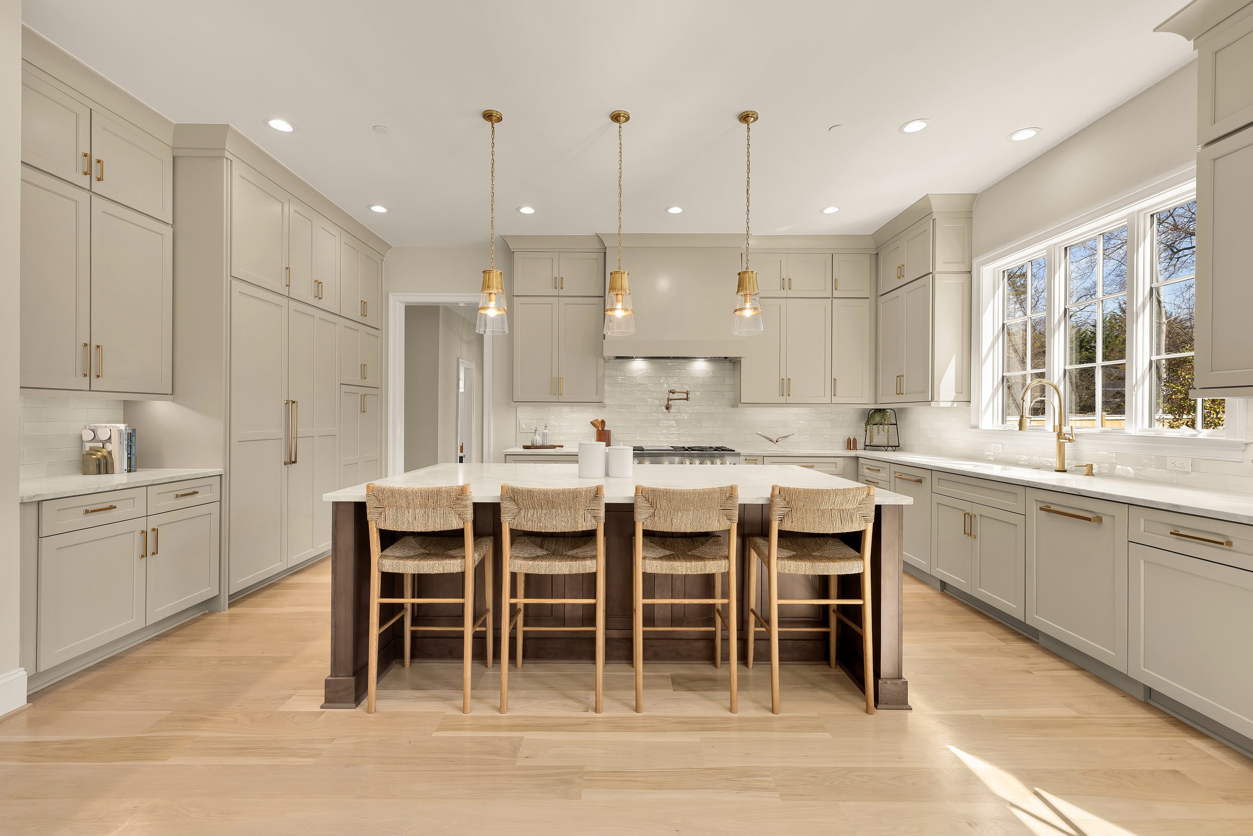 9117 Redwood Ave 2-0025.jpg