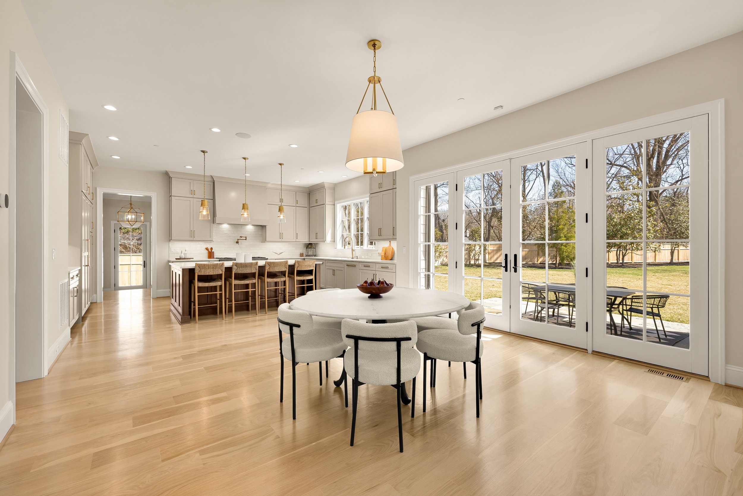 9117 Redwood Ave 2-0022.jpg