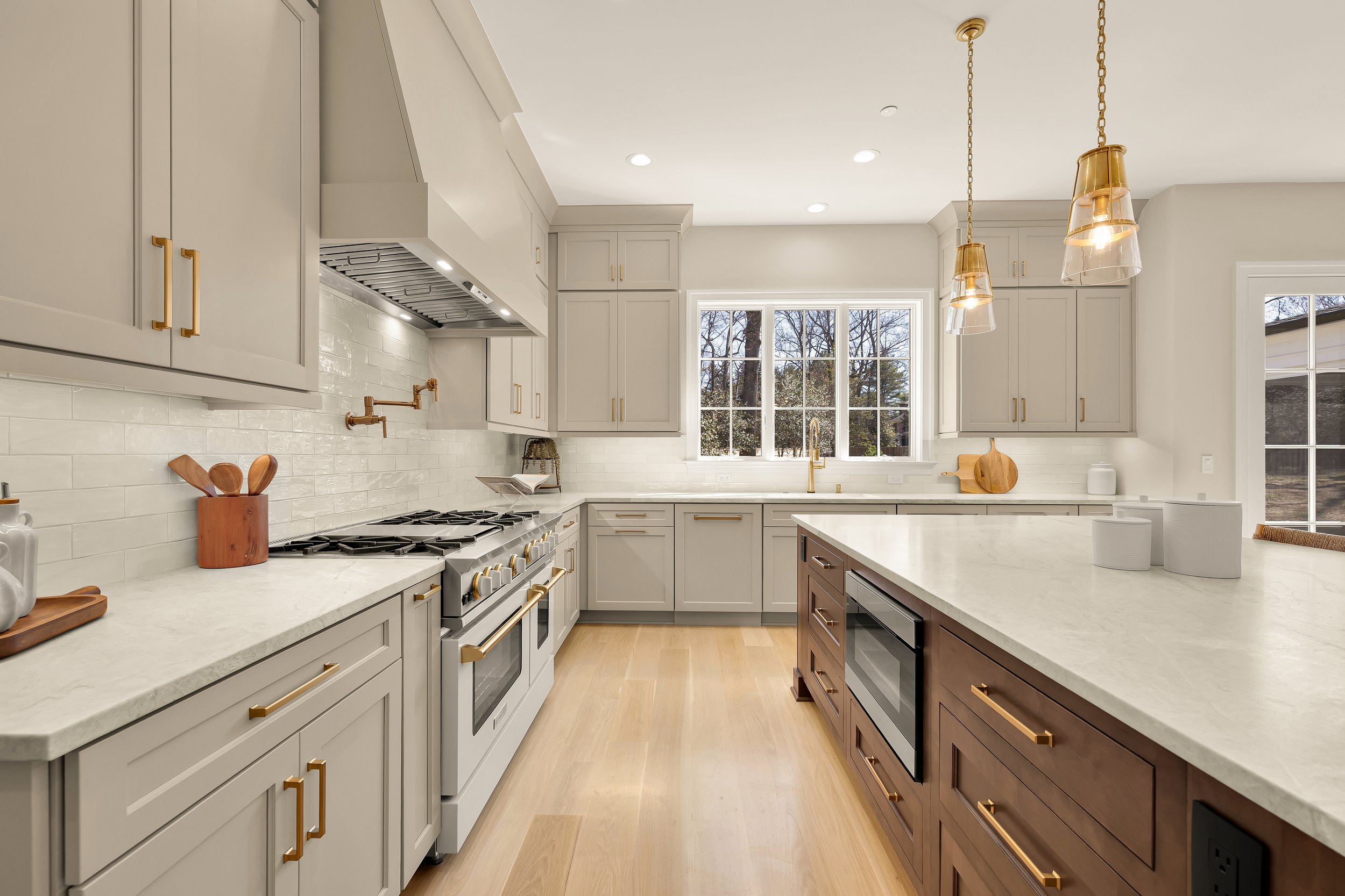 9117 Redwood Ave 2-0028.jpg