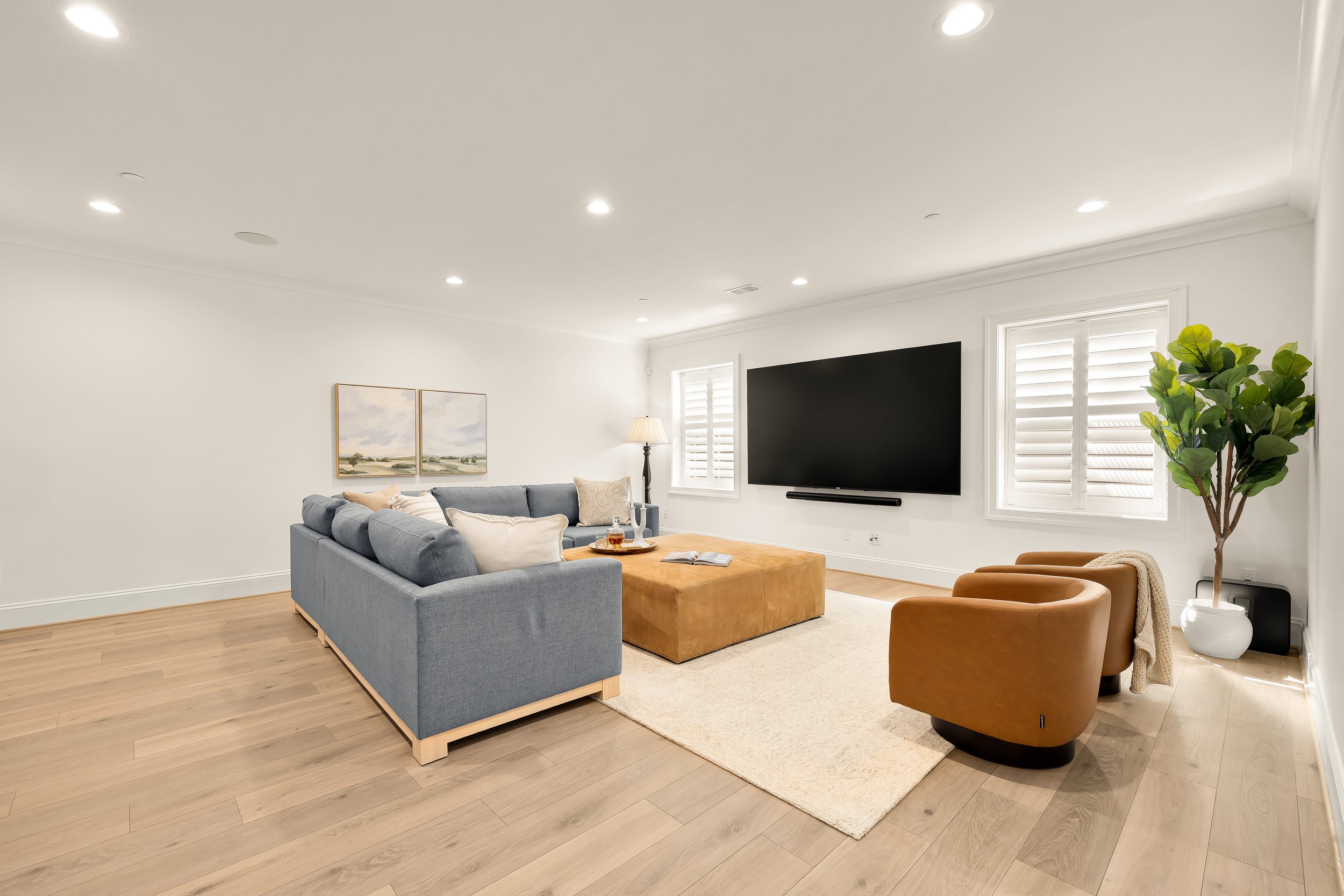 9117 Redwood Ave 2-0094.jpg