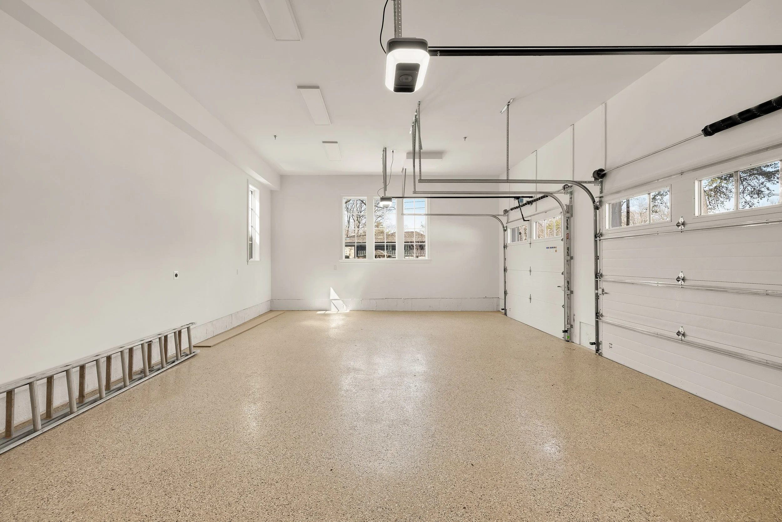 9117 Redwood Ave 2-0037.jpg