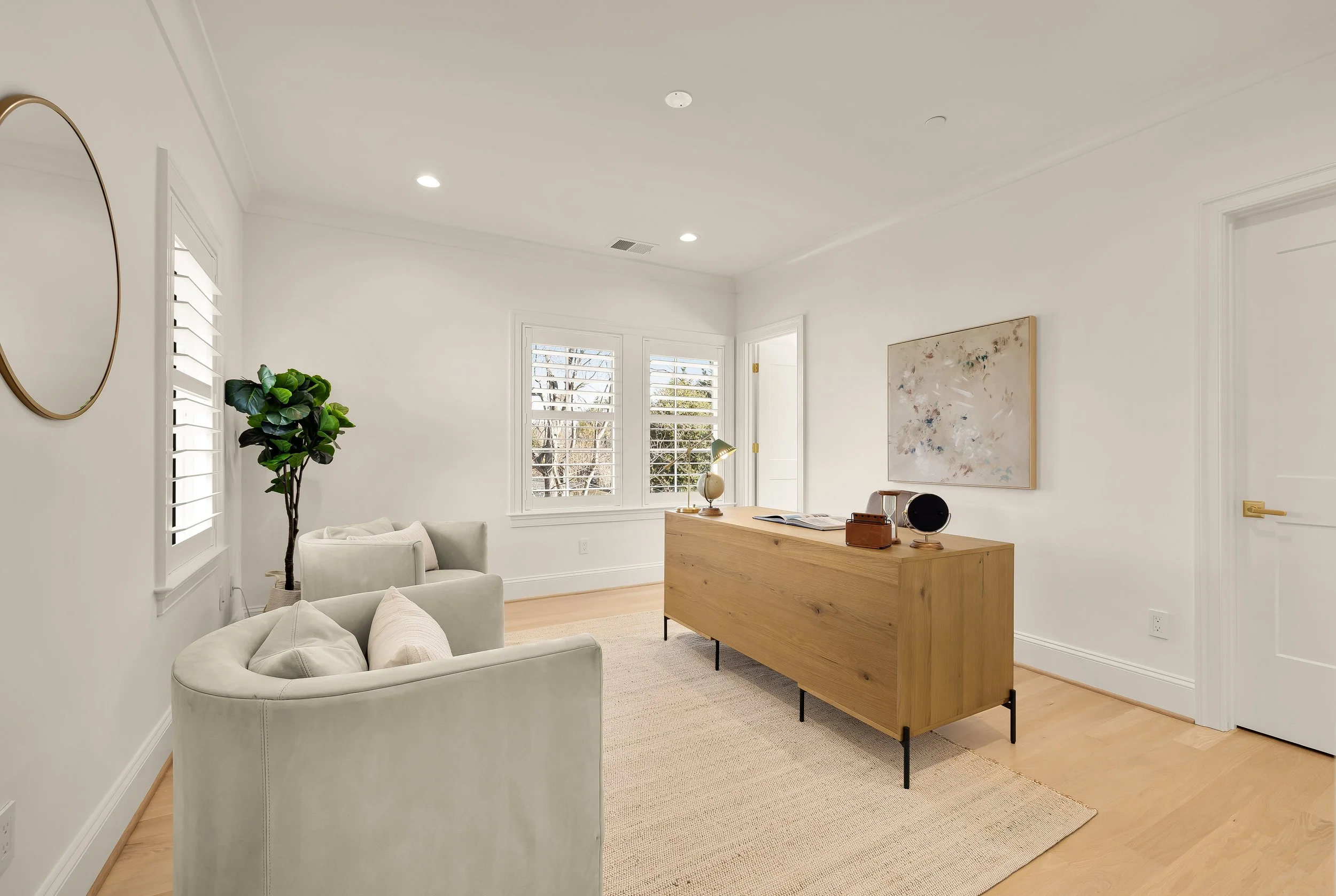 9117 Redwood Ave 2-0080.jpg