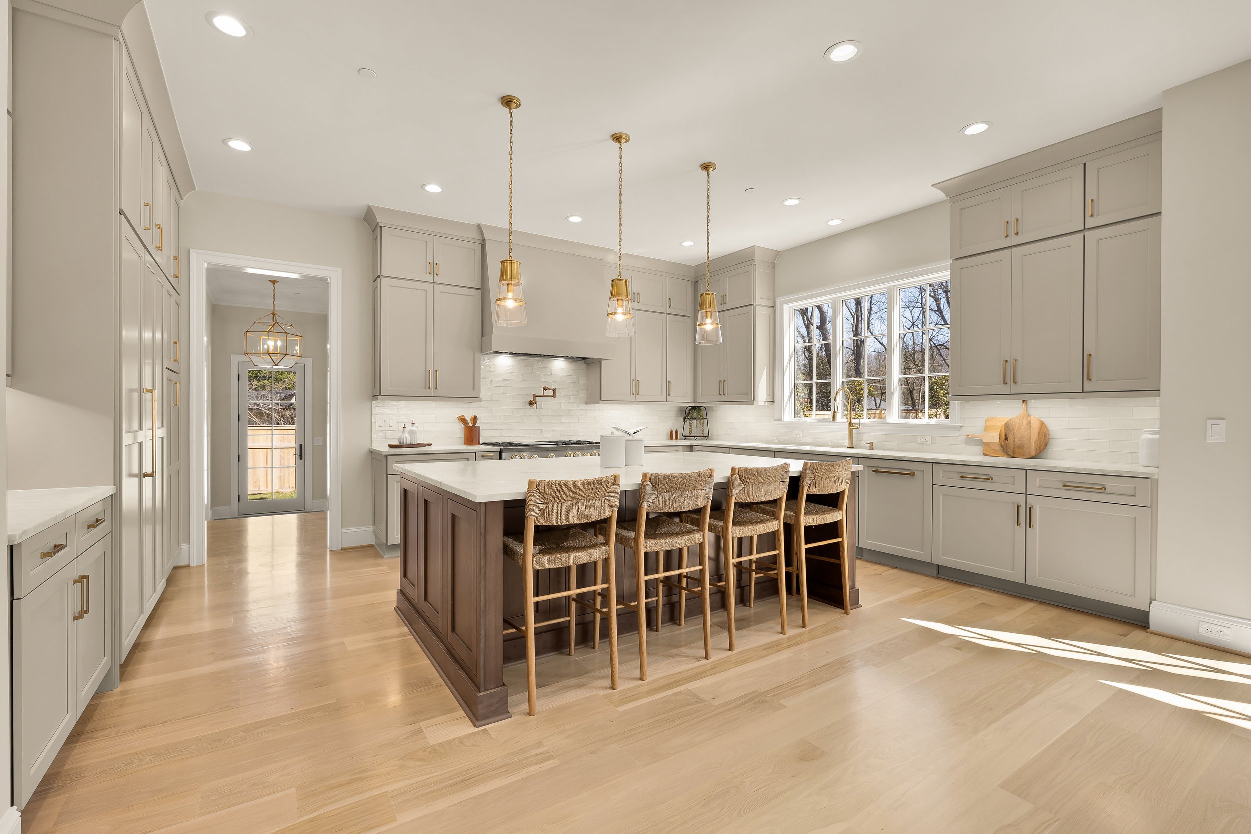 9117 Redwood Ave 2-0026.jpg