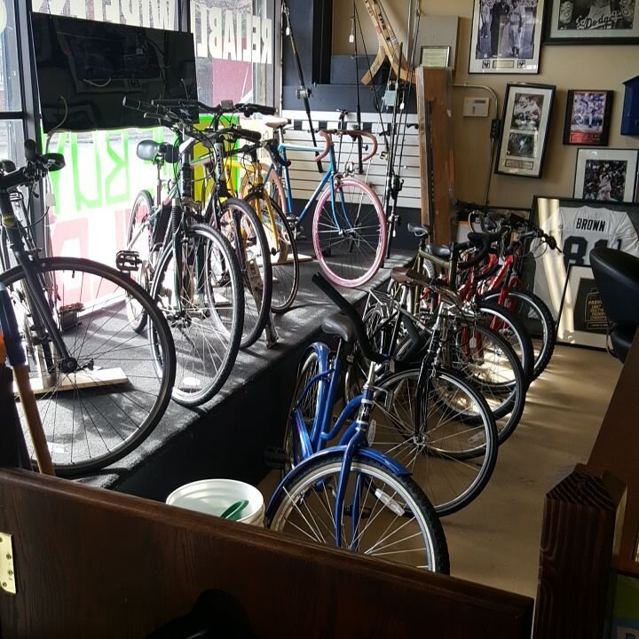 Many new bikes coming out for sale, trek, cannondale, Jamis and more. Perfect weather to be out riding today! #bikes #roadbikes #mountainbikes #pawnshop #pawnri #401pawn #secondhand #prov #401